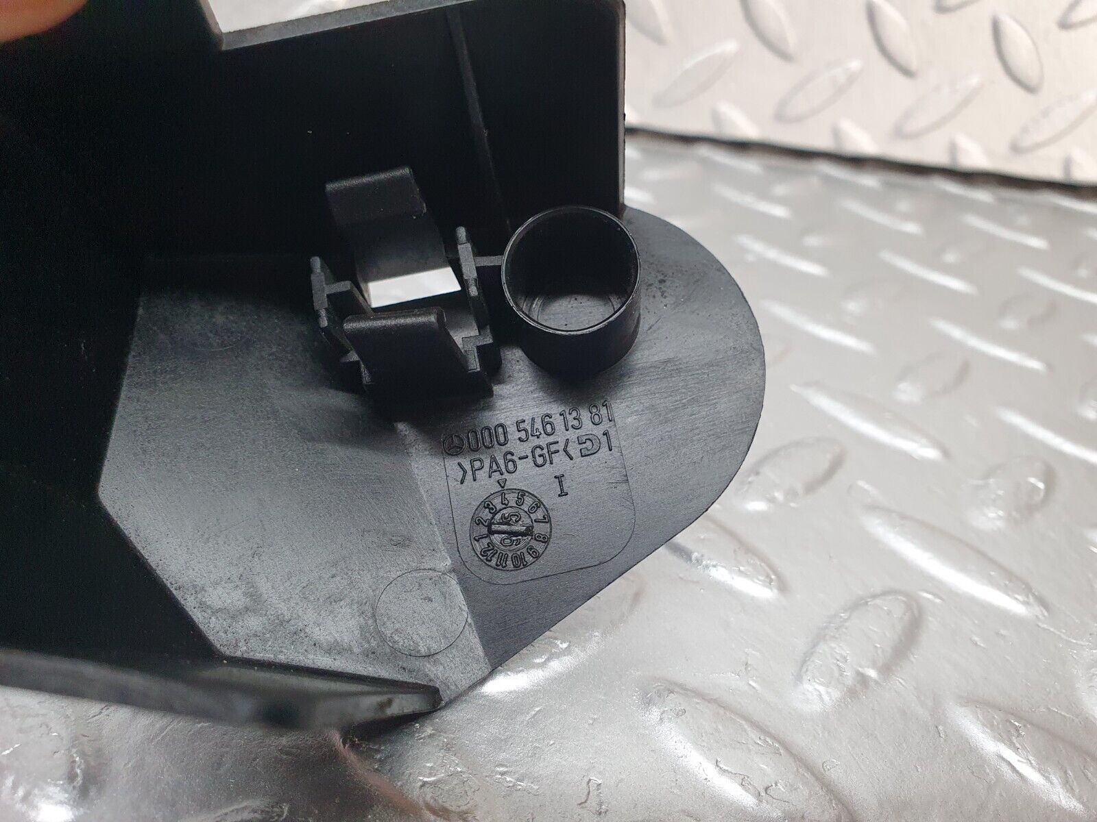 42544 Mercedes-Benz R129 320SL Coupe Starter Motor Cable Wire Plastic Cover 0005461381