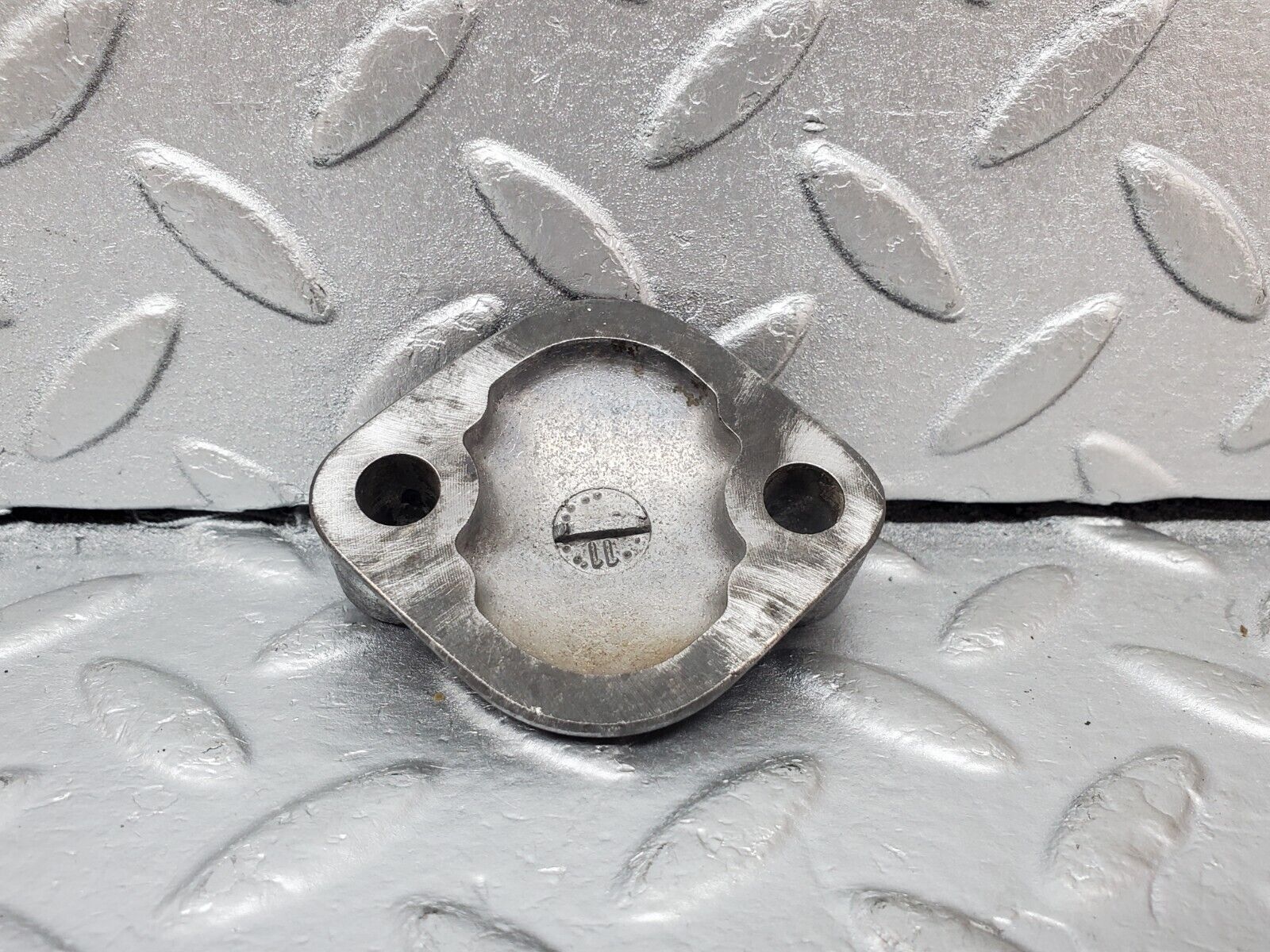 44537 Mercedes-Benz W123 280E Engine Fuel Pump Cover 1140110032