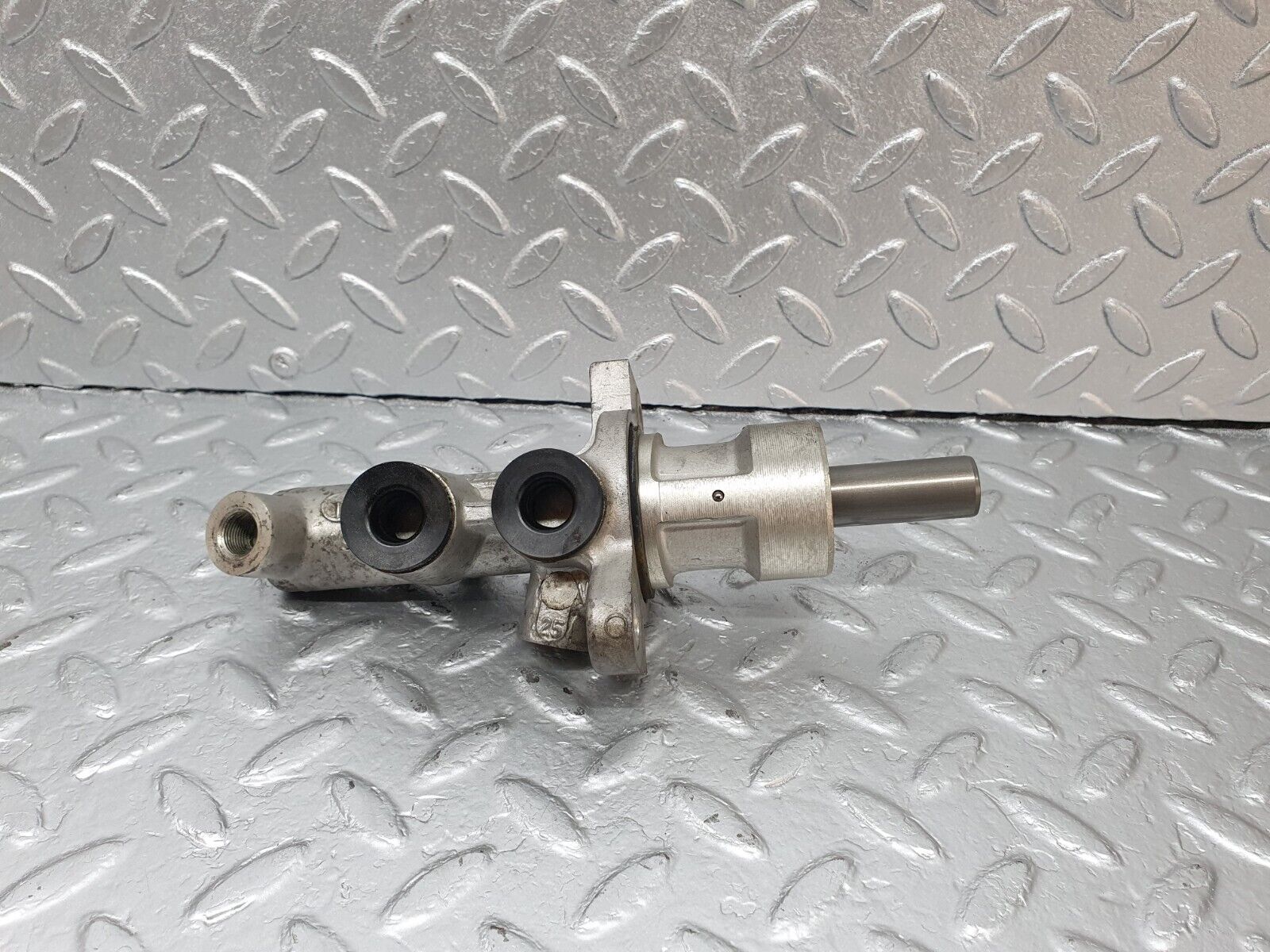 42314 Mercedes-Benz R129 320SL Coupe Brake Master Cylinder Lucas