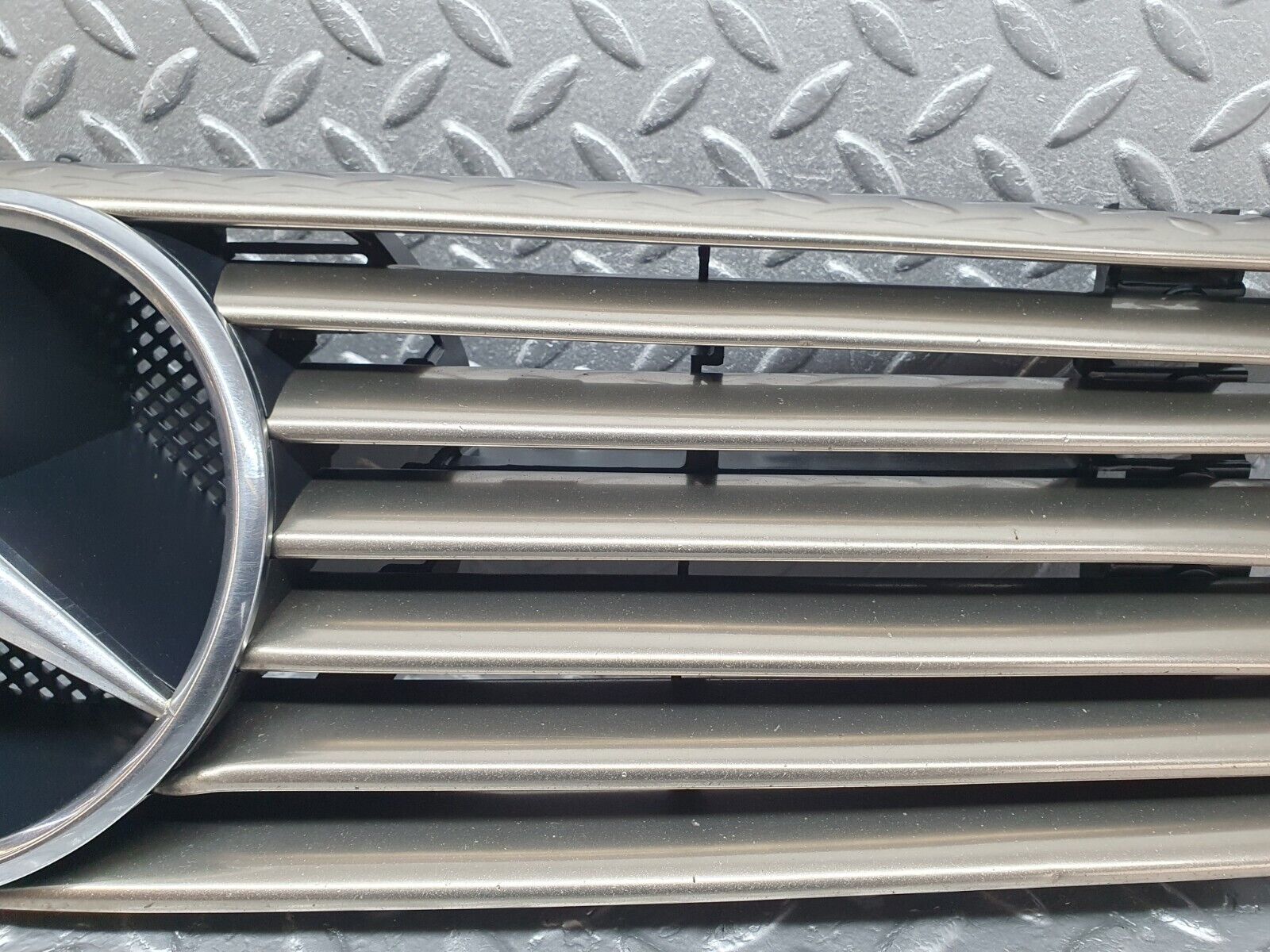 42175 Mercedes-Benz R129 320SL Coupe Bonnet Grill 7 Slat 1298800185