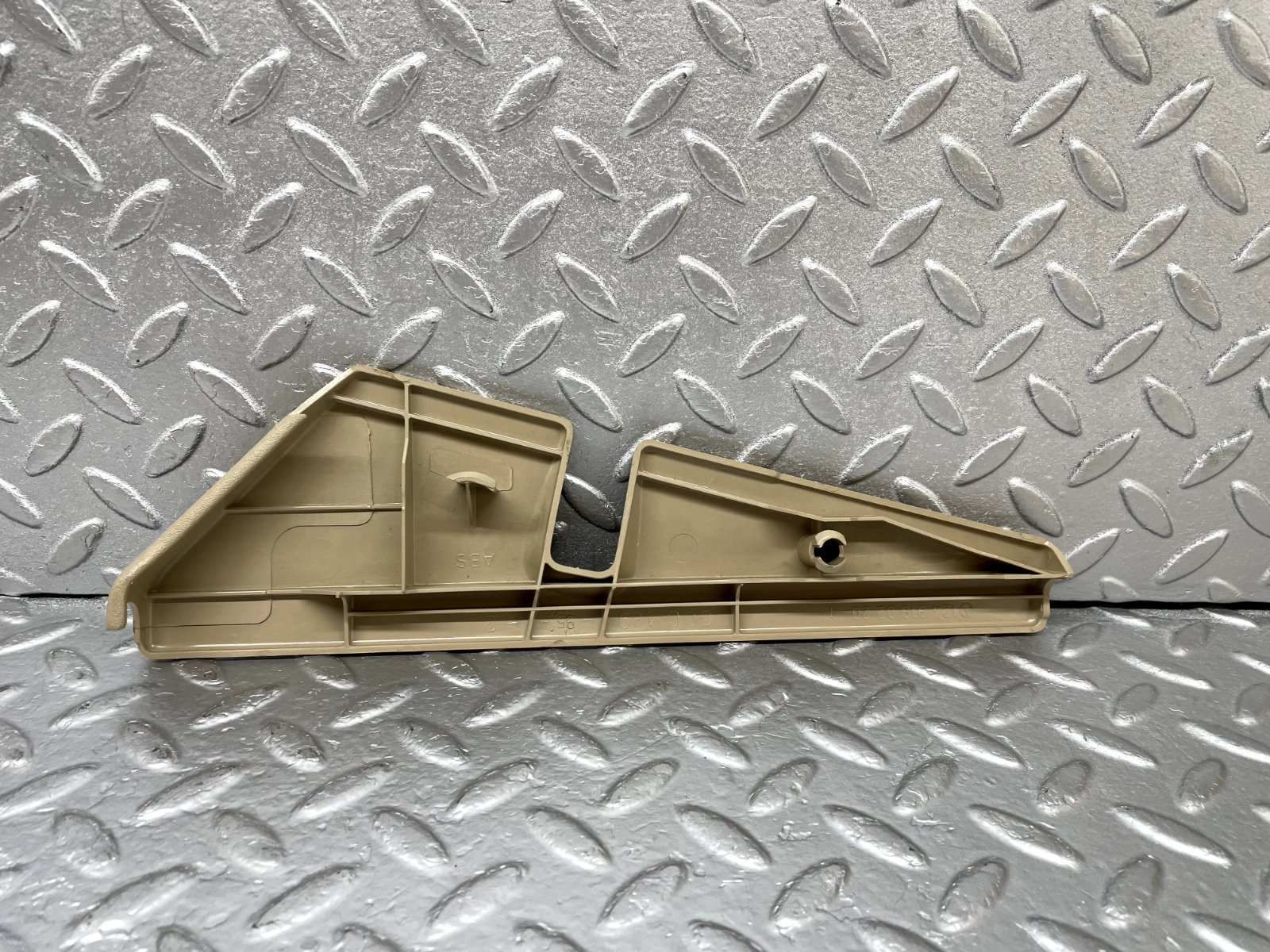 44247 Mercedes-Benz W124 Front Right Seat Cover Trim Champignon 1249190220