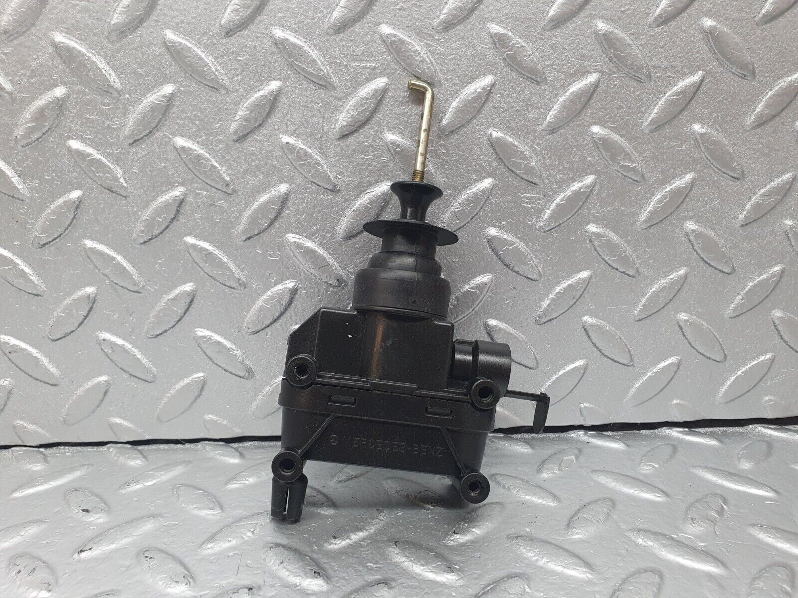 42479 Mercedes-Benz R129 320SL Coupe Left Door Lock Vacuum Actuator