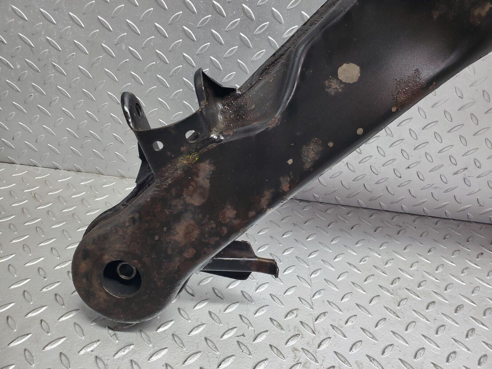 45874 Mercedes-Benz W126 420SE Rear Subframe Axle Carrier