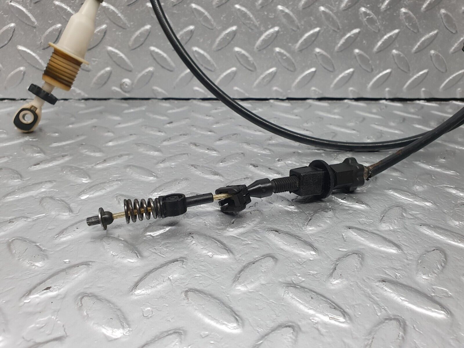 42368 Mercedes-Benz R129 320SL Coupe Accelerator Cable 1293002130 1243010197