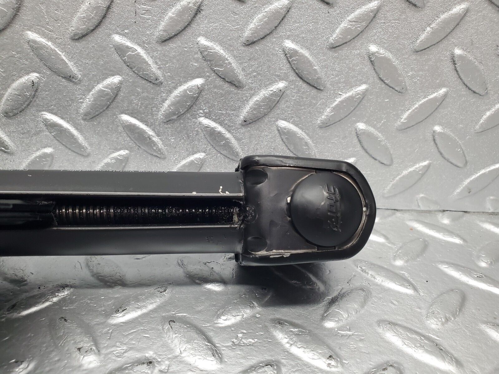 46810 Mercedes-Benz R129 320SL Coupe Car Jack 1295830015