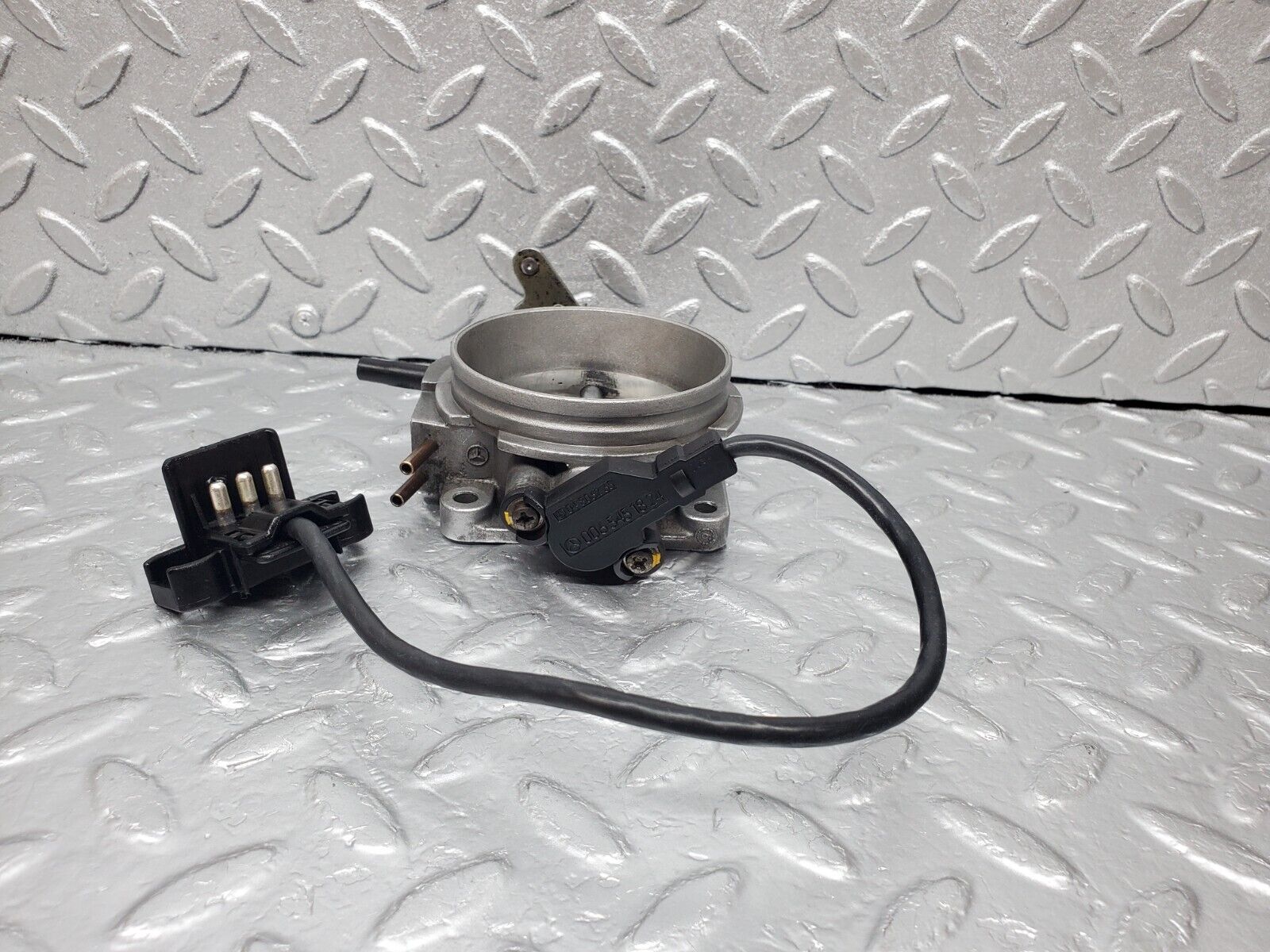 45089 Mercedes-Benz R129 300SL Coupe Throttle Body Valve 0021402053 0065451824