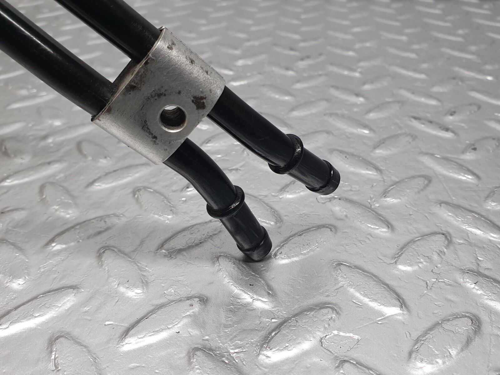 41987 Mercedes-Benz W202 C200 Oil Cooling Pipe