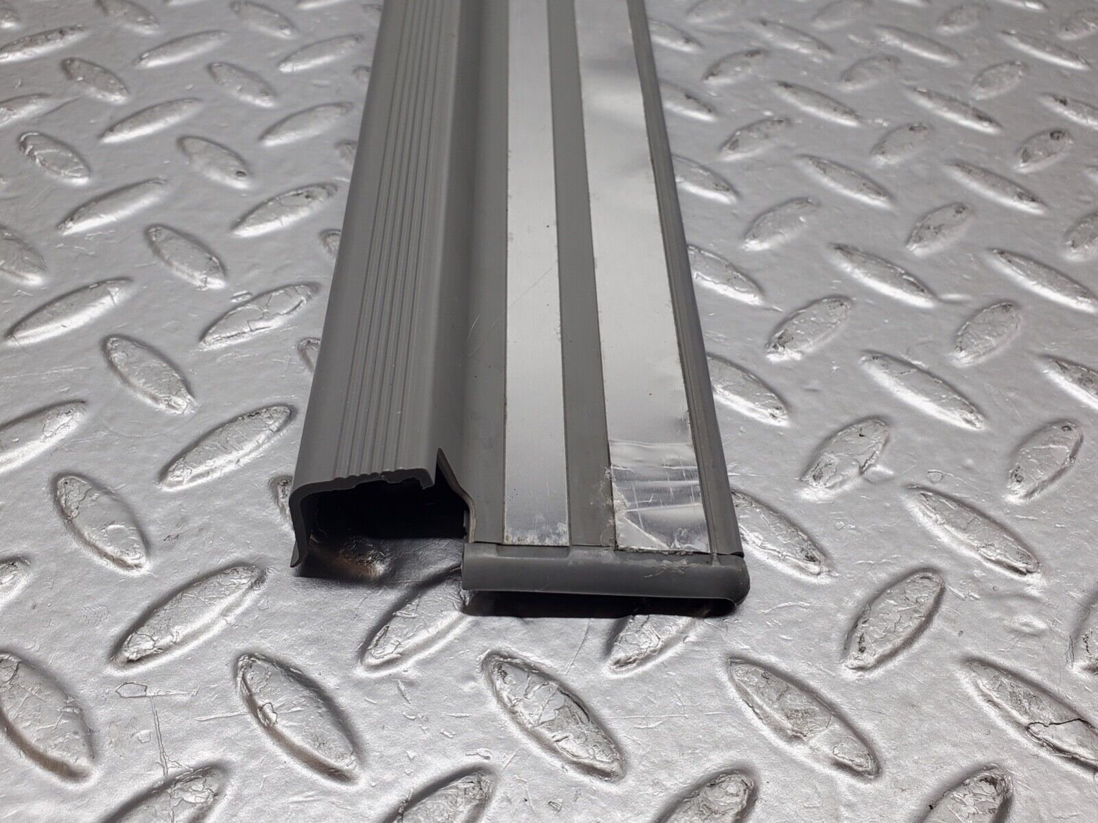 44581 Mercedes-Benz W124 220E Front Right Door Sill Trim