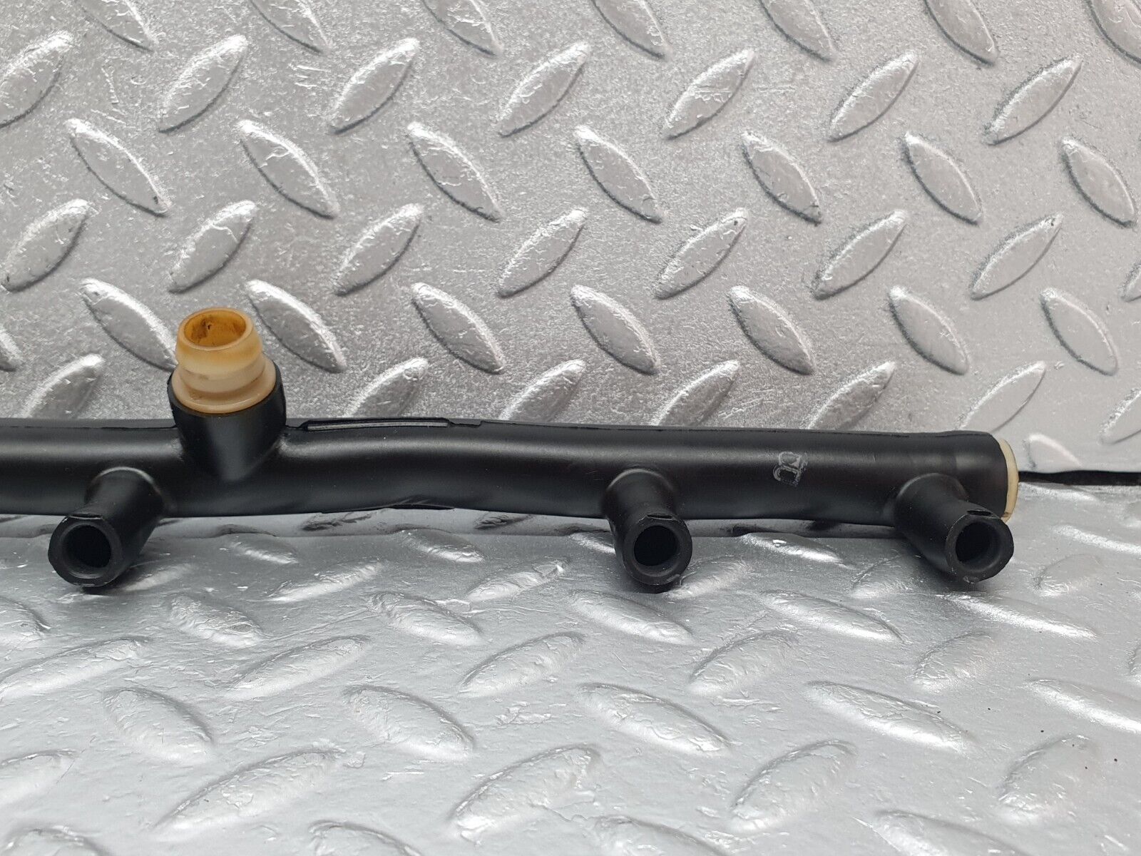 43664 Mercedes-Benz C126 380SEC Coupe Air Intake Breather Hose Pipe 1160940982