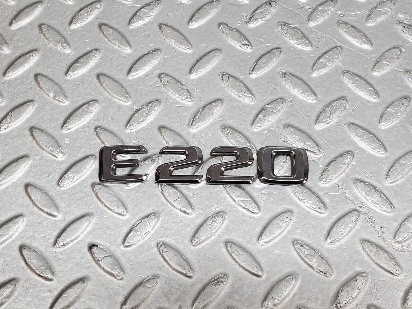 44754 Mercedes-Benz W124 220E Trunk Badge Emblem