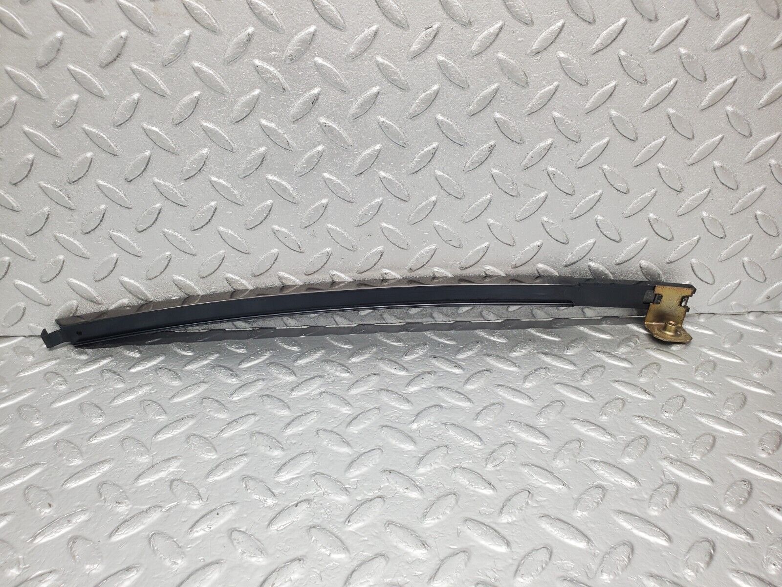 46150 Mercedes-Benz W124 Rear Right Door Window Channel