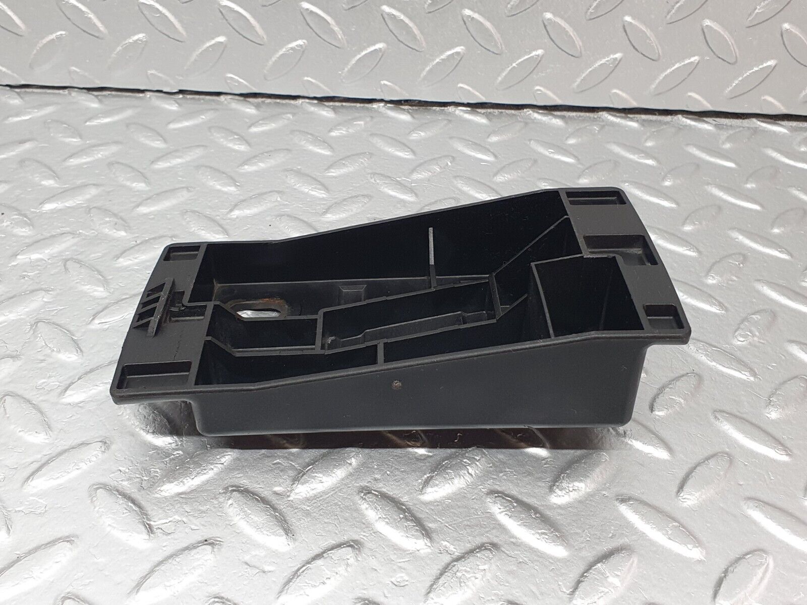 41748 Mercedes-Benz W202 C200 Rear Bumper Bracket 2028800630