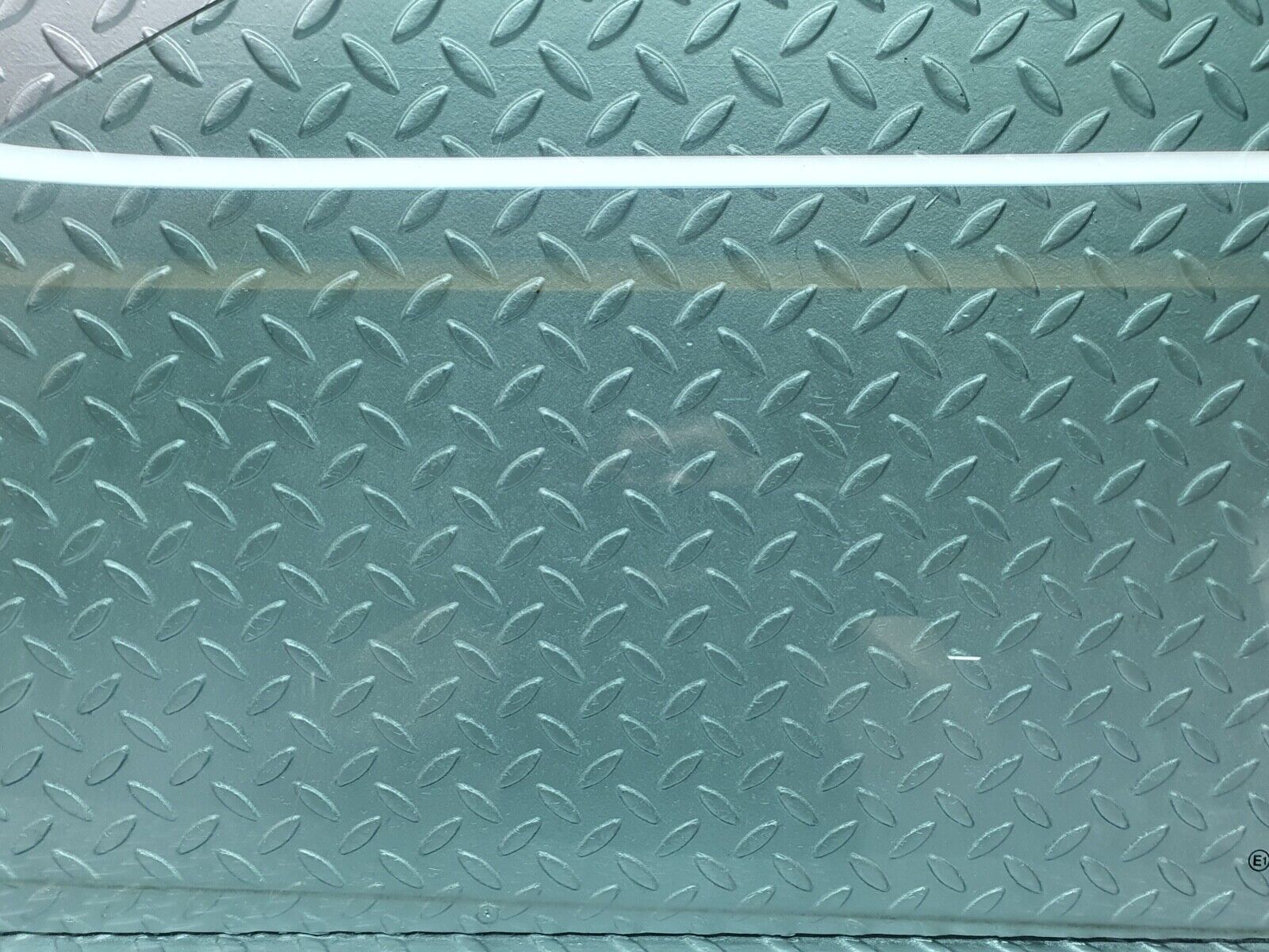 41994 Mercedes-Benz W202 C200 Front Left Door Window Glass