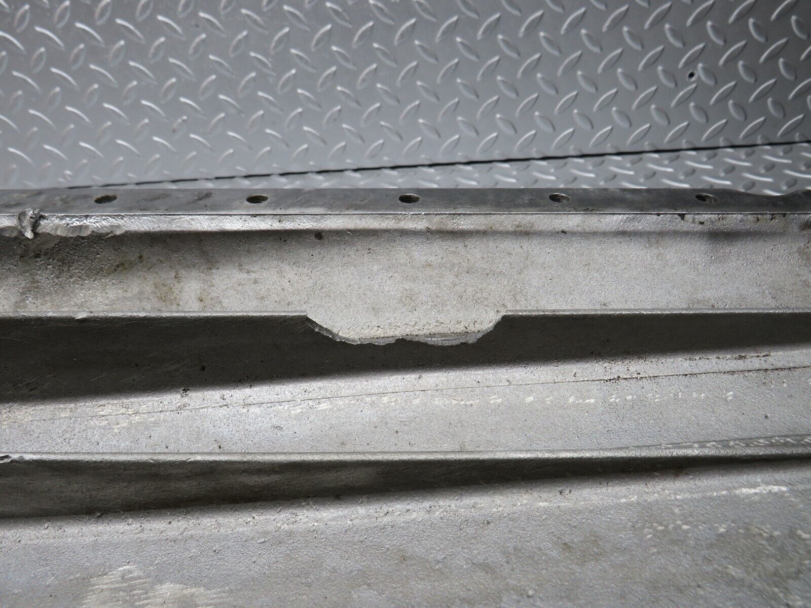 33097 Mercedes-Benz C107 R107 350 V8 Oil Pan Oil Sump 1160102913 1160140166