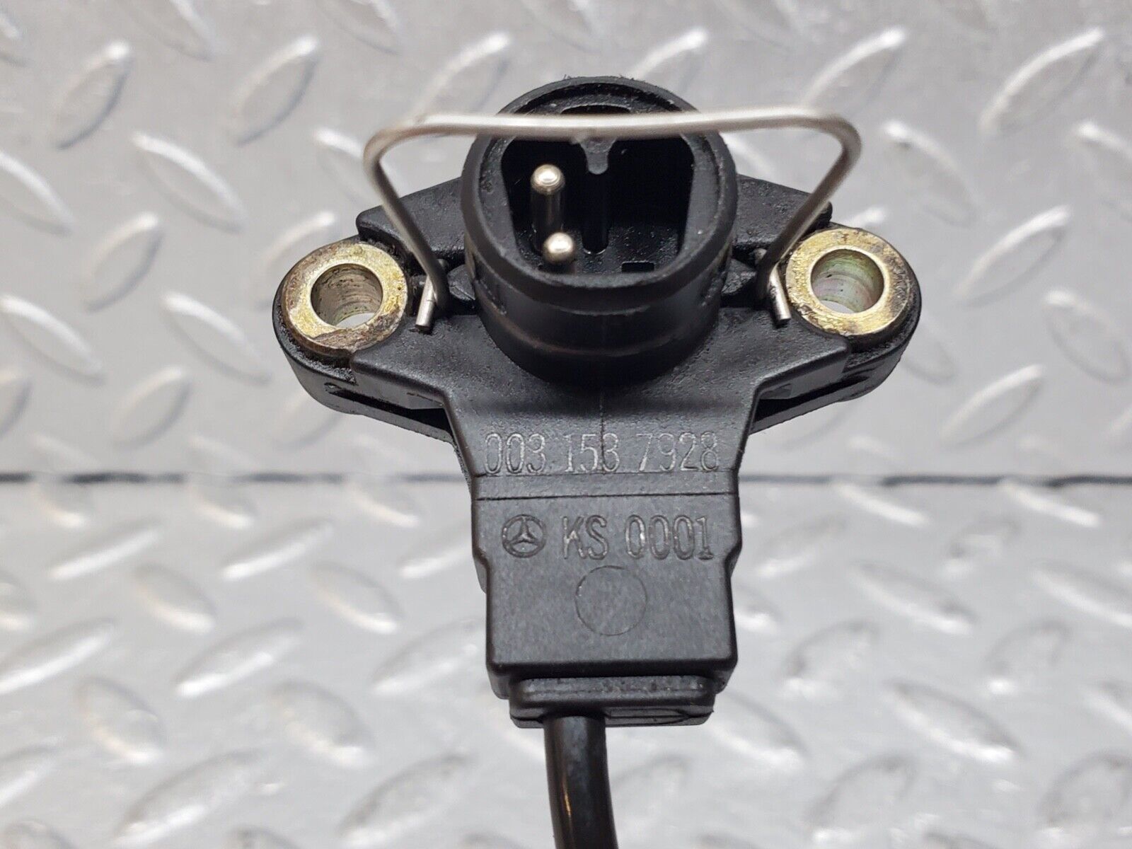 44624 Mercedes-Benz W124 220E Knock Sensor 2025403881 0031587928