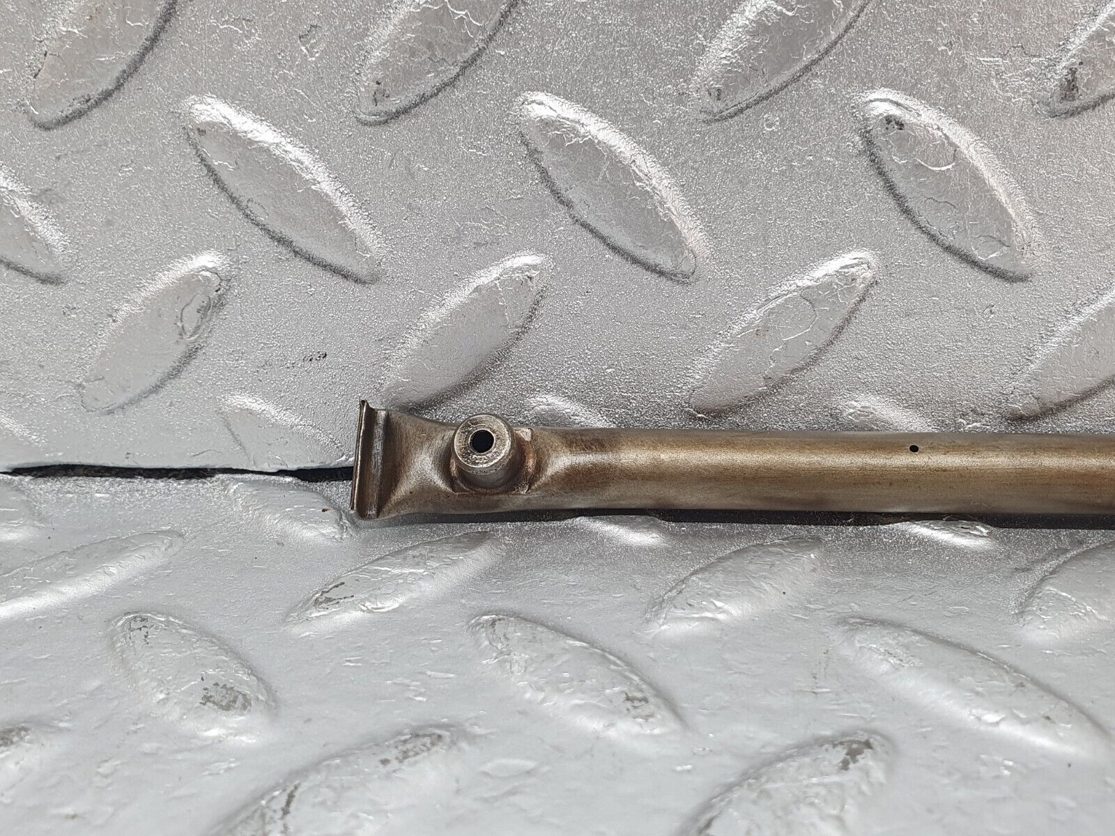 44040 Mercedes-Benz C123 230CE Coupe Camshaft Oil Tube