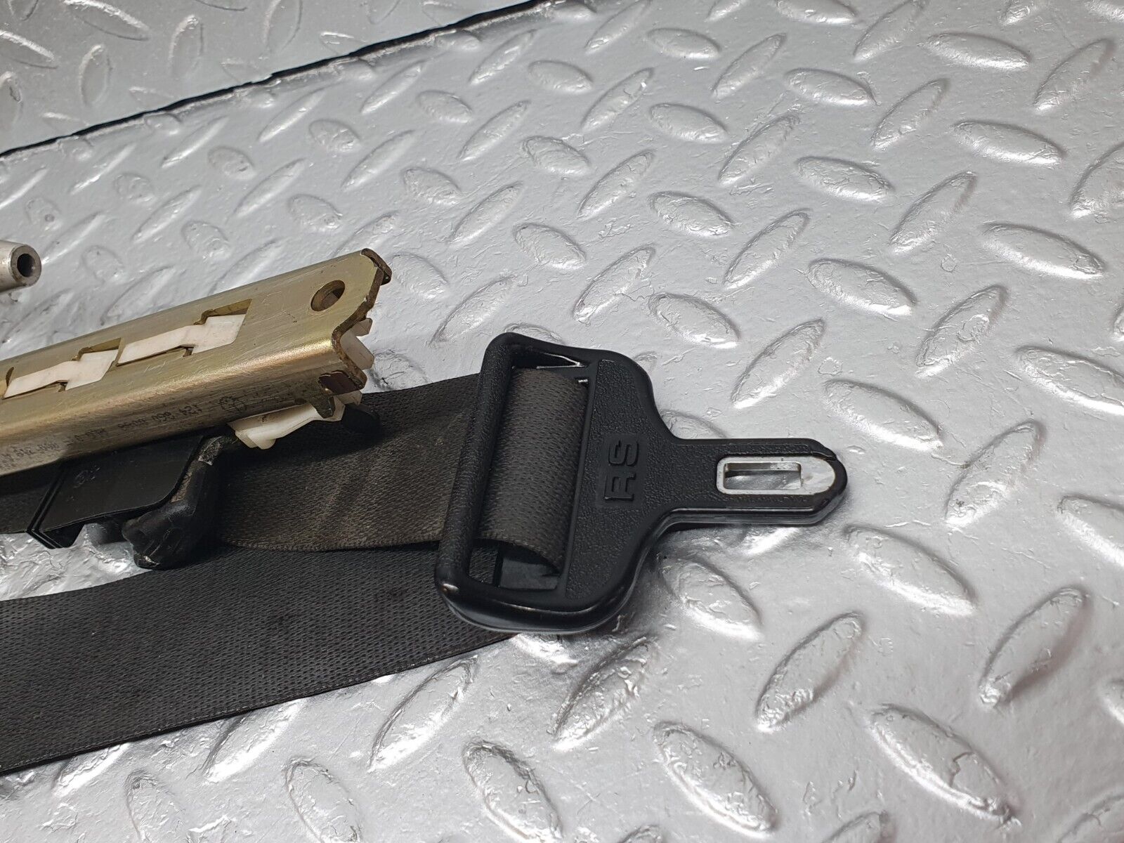 42803 Mercedes-Benz W201 190 2.0L Front Right Seat Belt With Buckle 2018606885 1248600269