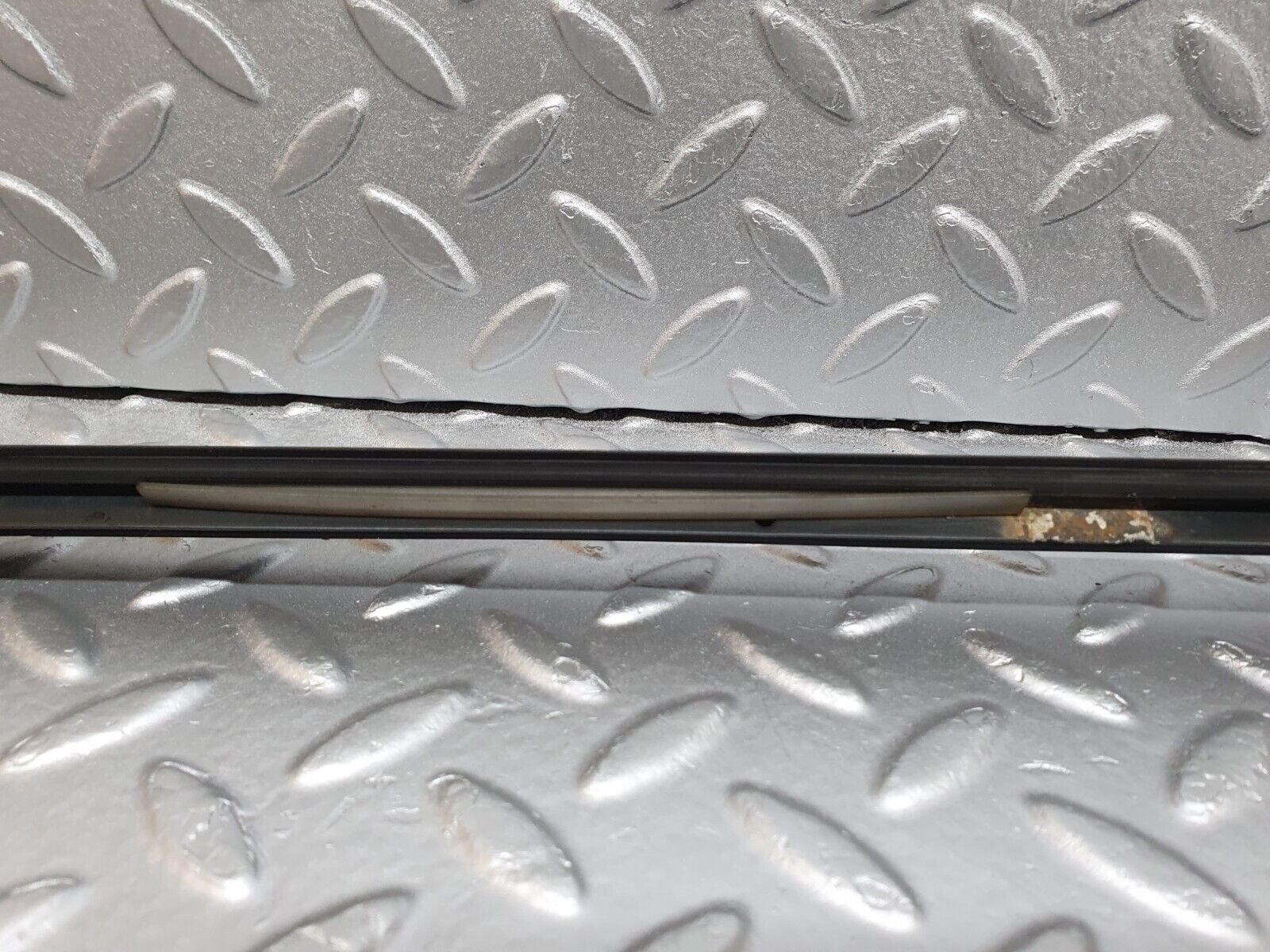 41713 Mercedes-Benz W124 200E Roof Chrome Trim Left Side 1246900397