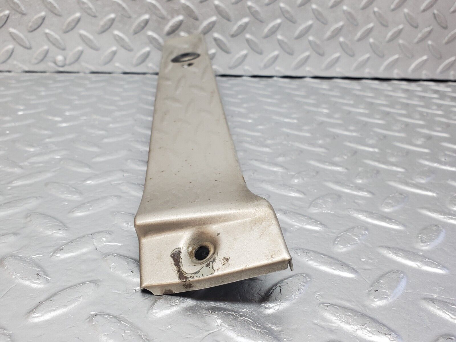 45662 Mercedes-Benz W126 420SE Under Headlight Trim Left Side