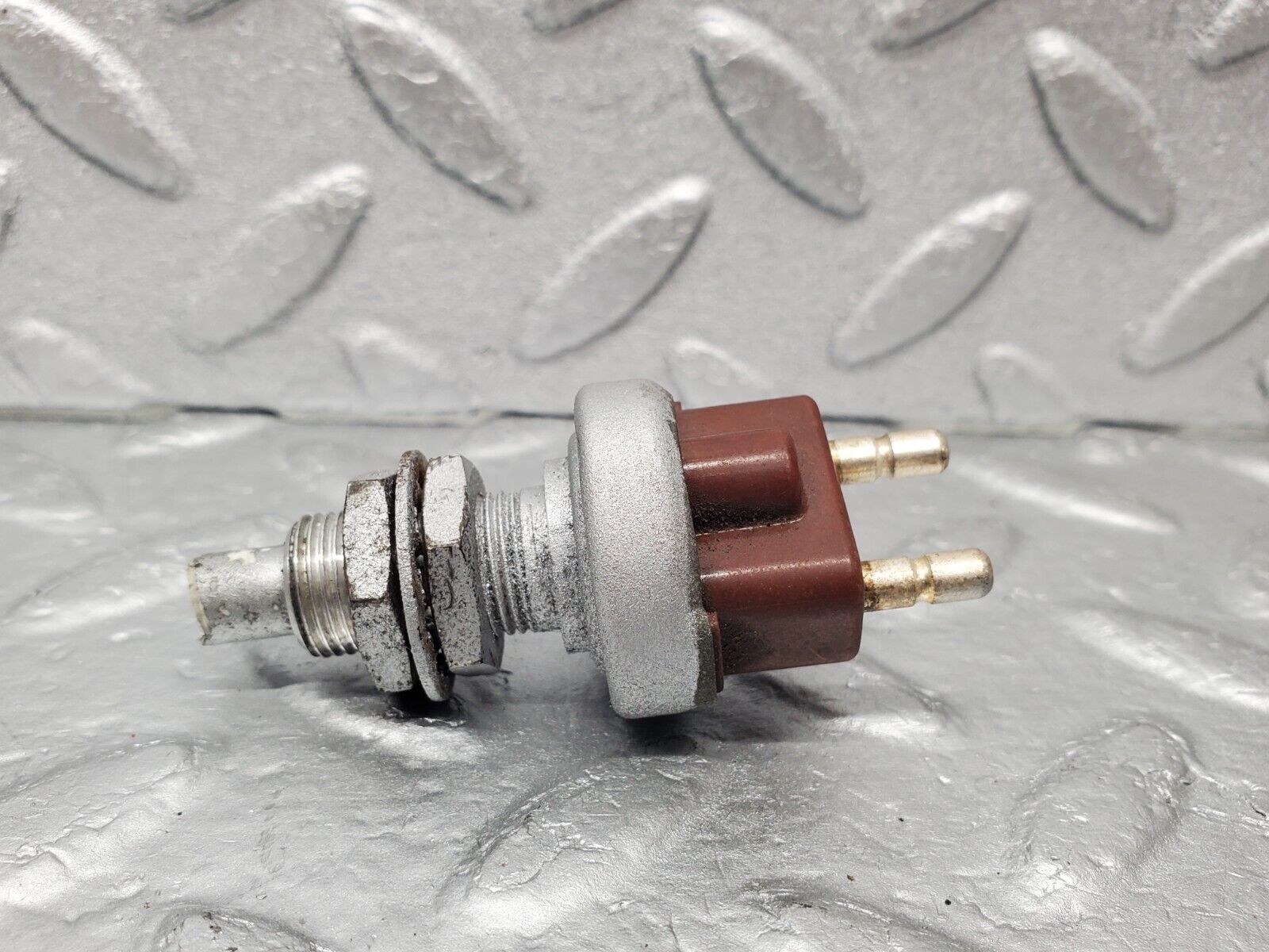 46000 Mercedes-Benz V123 240D LWB Brake Light Switch 190130