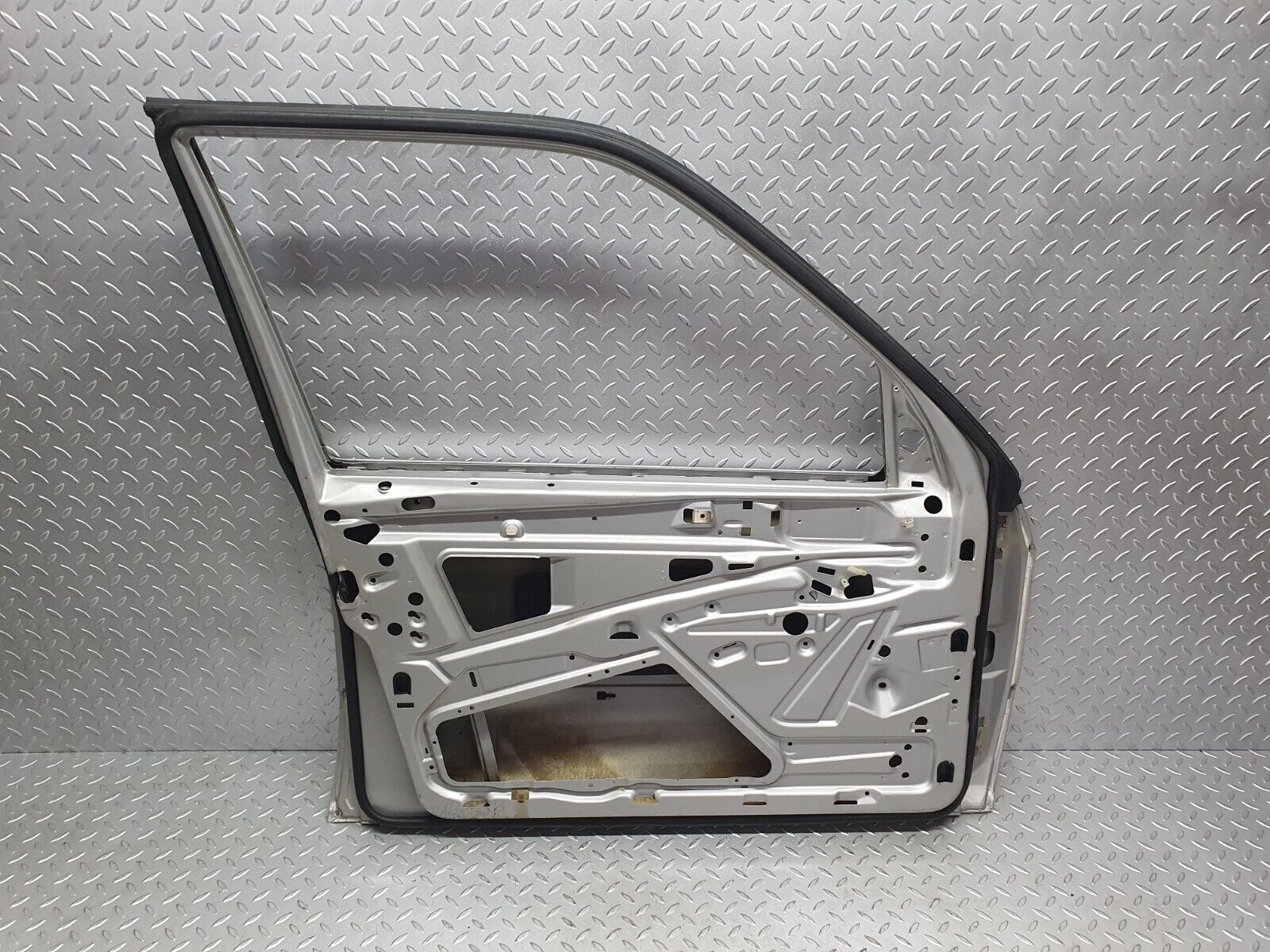 42971 Mercedes-Benz W201 190 2.0L Front Left Door