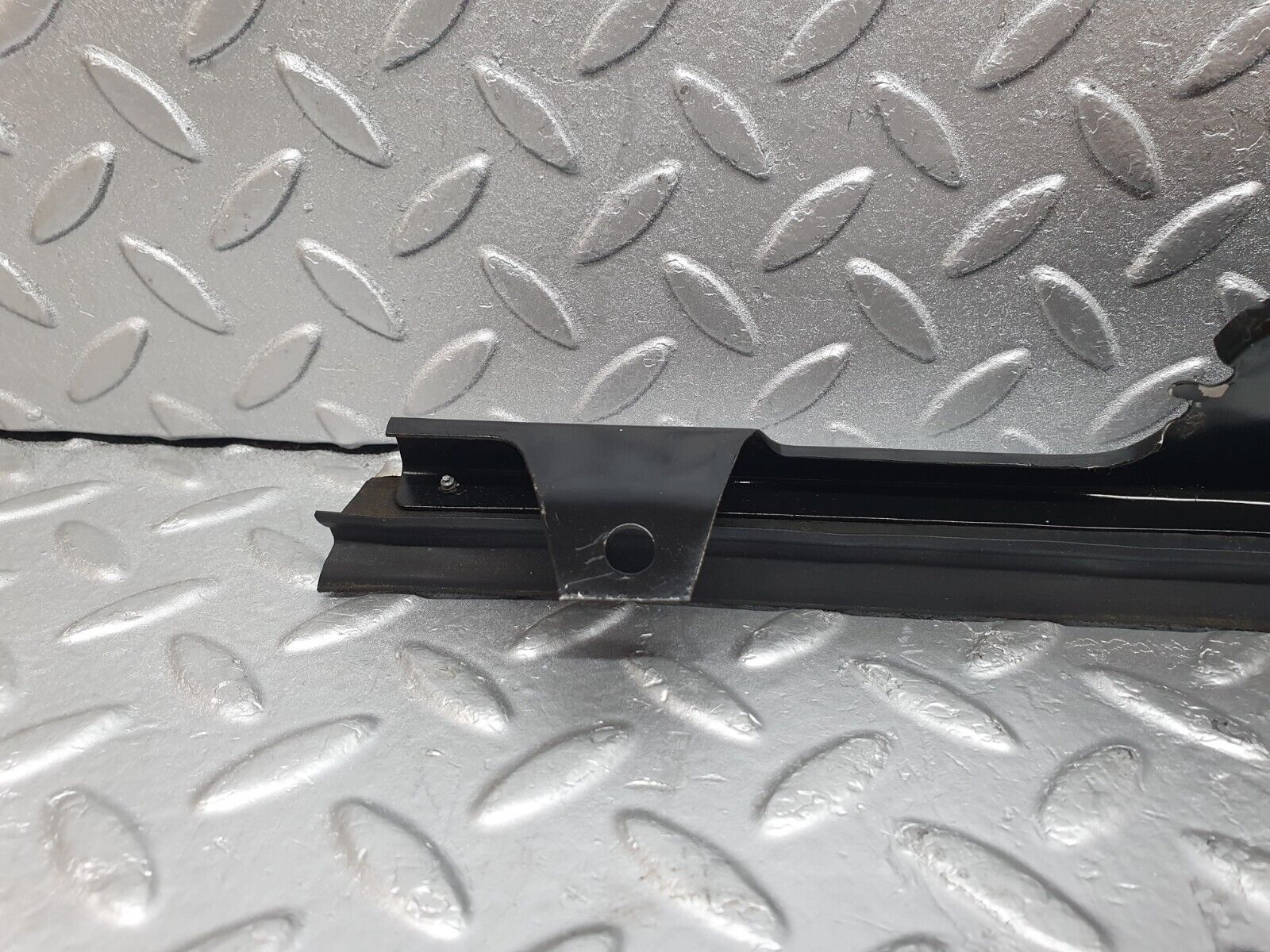 43904 Mercedes-Benz C123 230CE Coupe Rear Left Window Channel Support Bracket