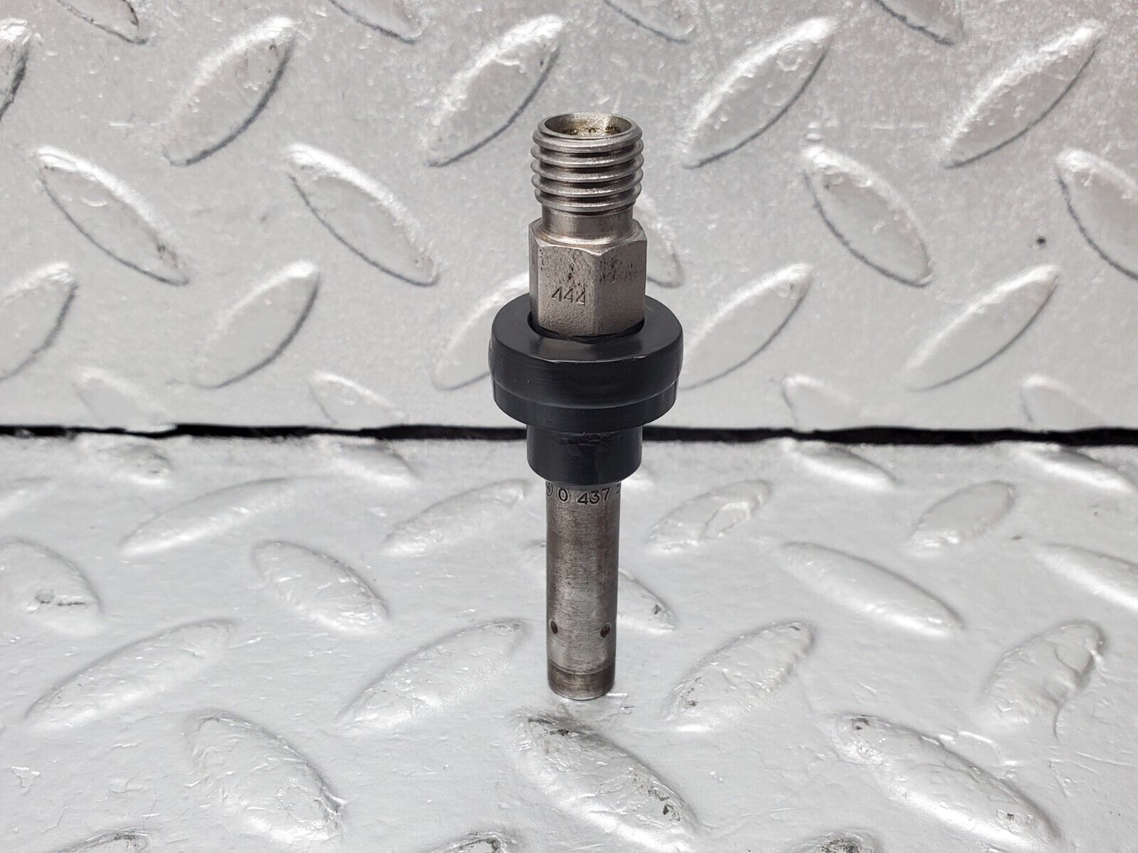 45463 Mercedes-Benz 280E M110.988 Fuel Injector Bosch 0437502010