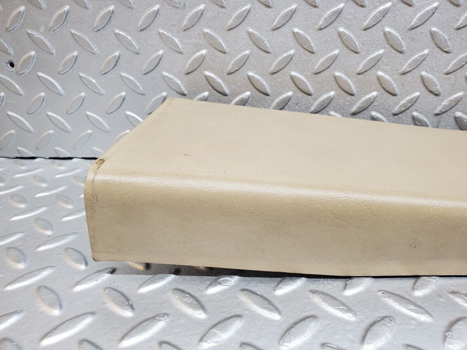 45766 Mercedes-Benz W126 420SE B Pillar Cover Left Side Beige 1246920122