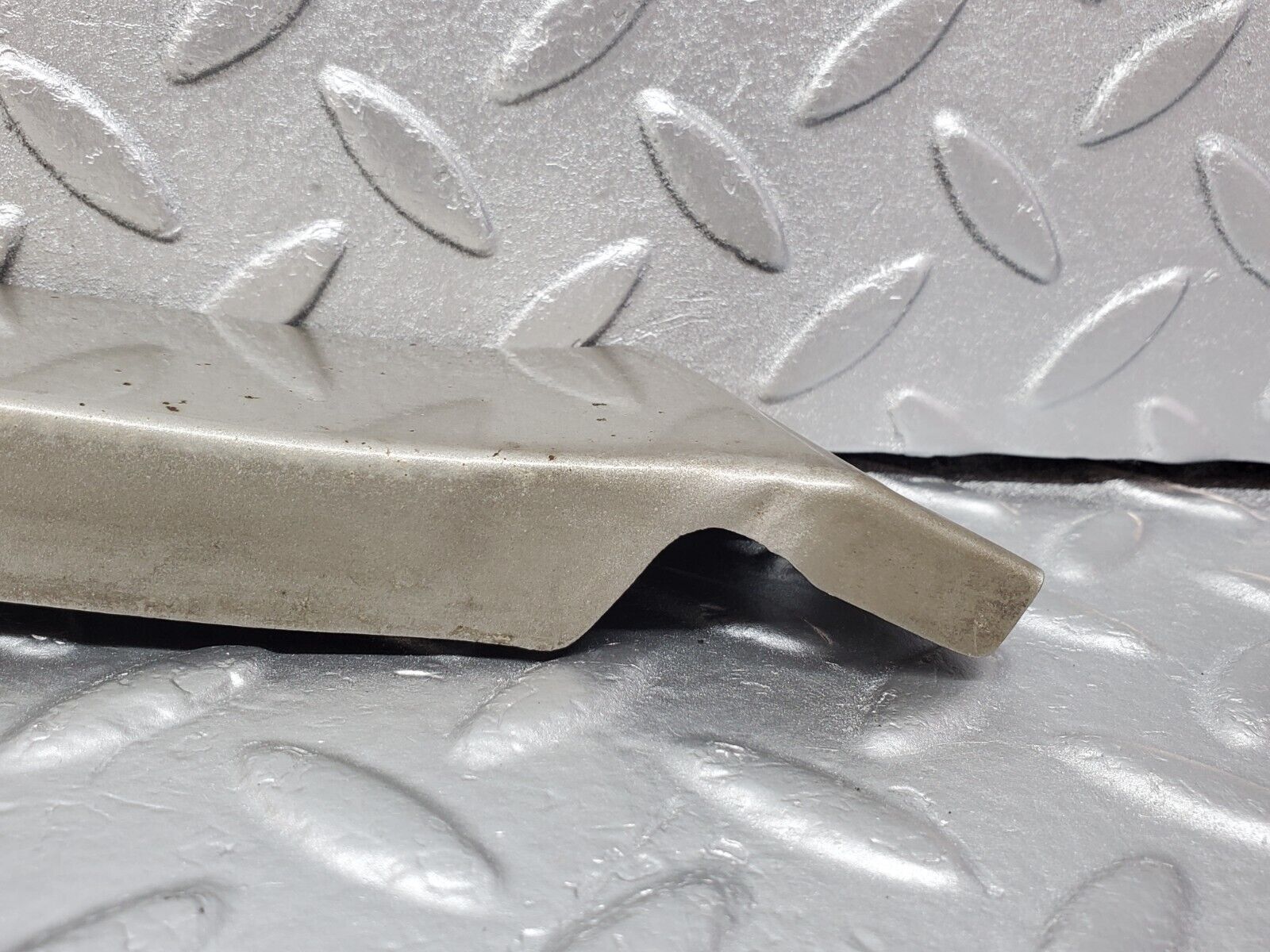 45661 Mercedes-Benz W126 420SE Under Headlight Trim Right Side