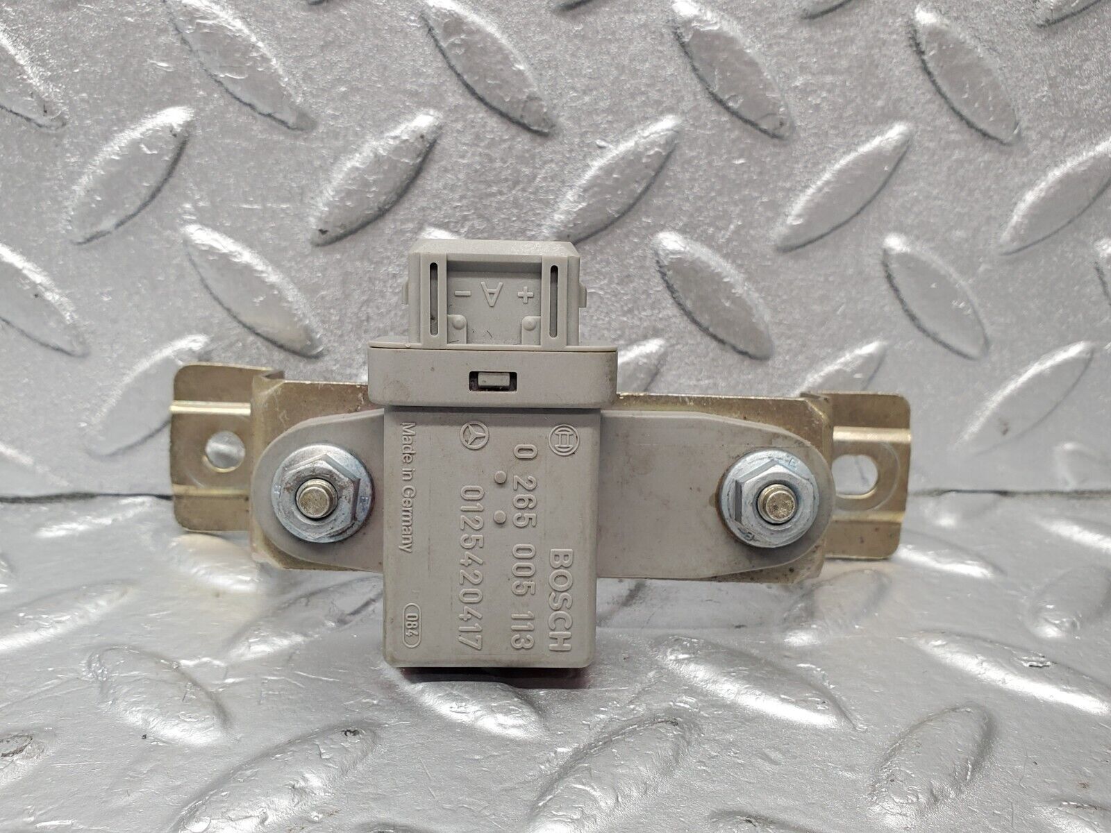 46787 Mercedes-Benz R129 320SL Coupe ESP Turn Rate Sensor 0125420417 0265005113