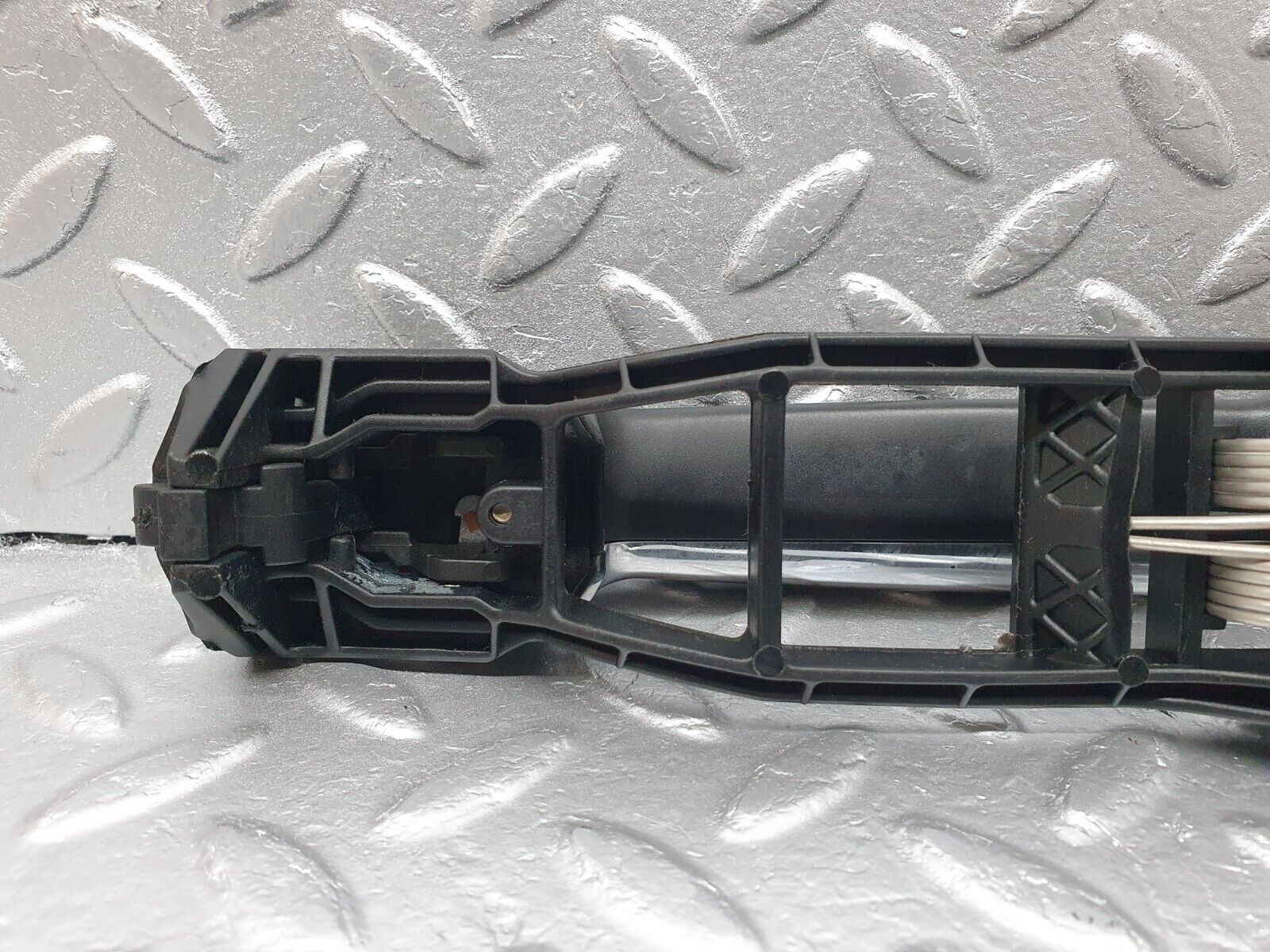 42036 Mercedes-Benz W202 C200 Rear Left Exterior Door Handle