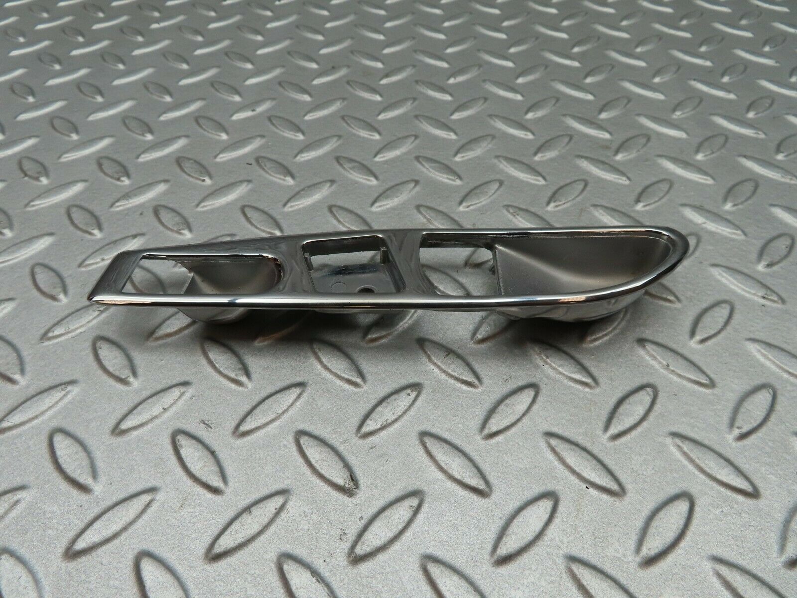 4923 Mercedes-Benz R107 350SL Interior Door Handle Chrome Surround Right