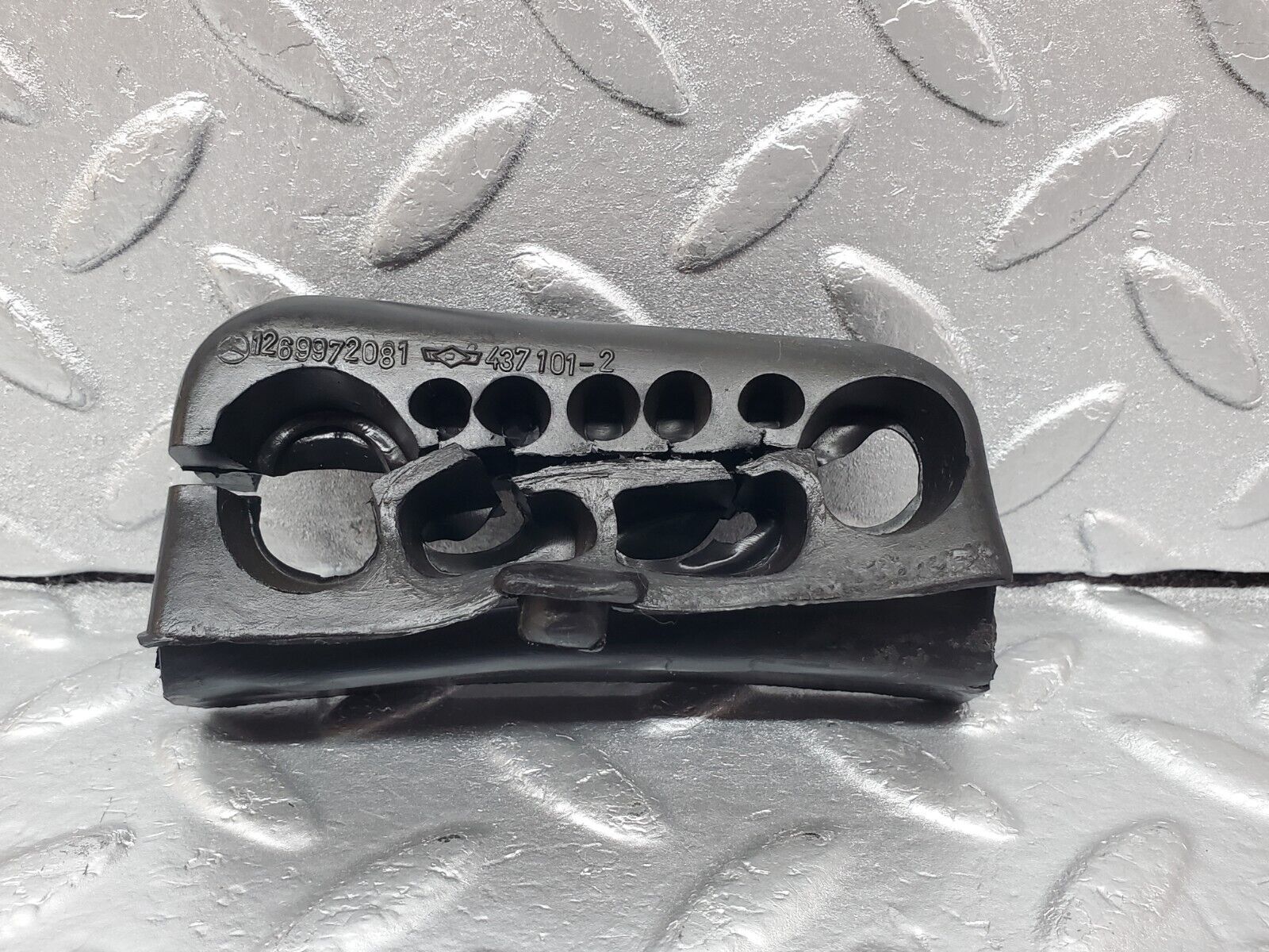 45726 Mercedes-Benz W126 420SE Firewall Grommet Left Side 1269972081