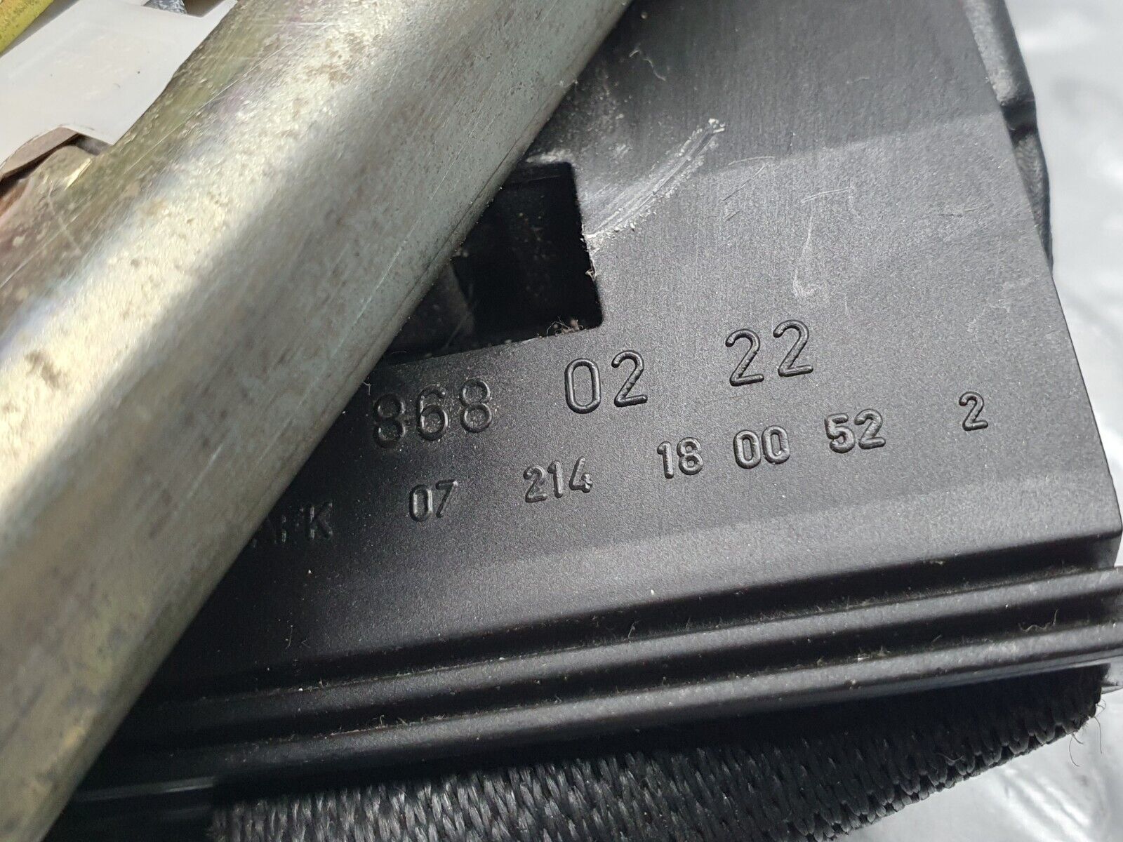 41986 Mercedes-Benz W202 C200 Front Right Seat Belt With Buckles 2018680222 1248600088 2088600369