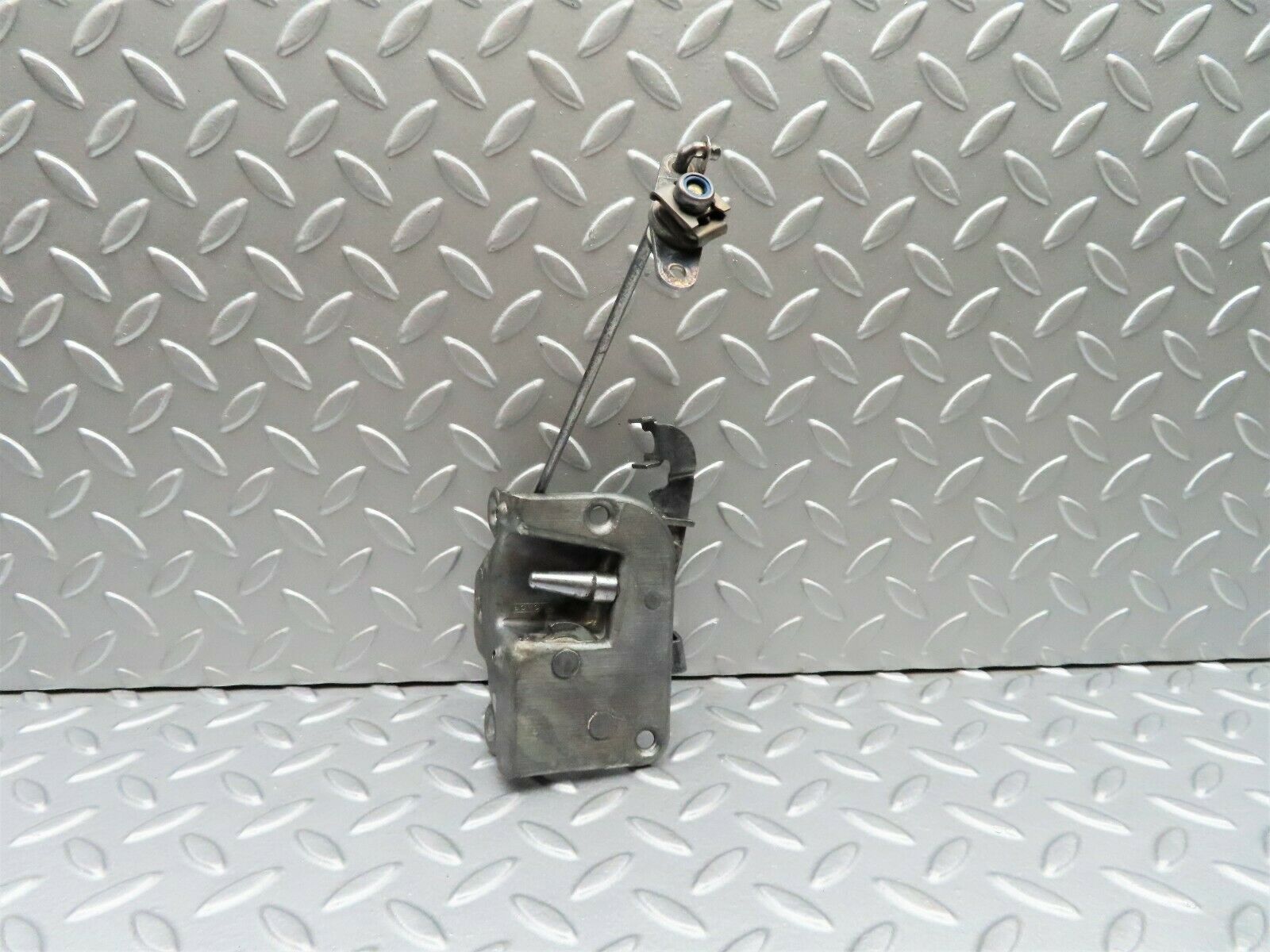 5025 Mercedes-Benz R107 350SL Right Door Lock Mechanism