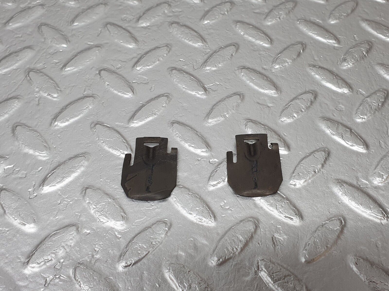 42527 Mercedes-Benz R129 320SL Coupe Rear Seat Holder 2x