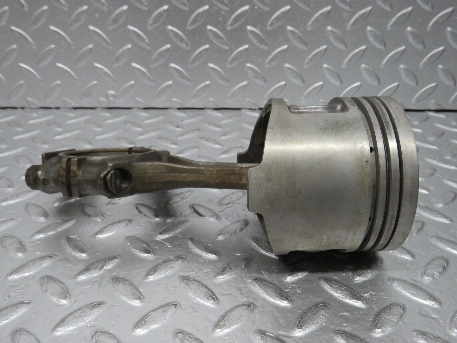 32772 Mercedes-Benz C107 R107 350 V8 Piston With Connecting Rod 92mm 11607