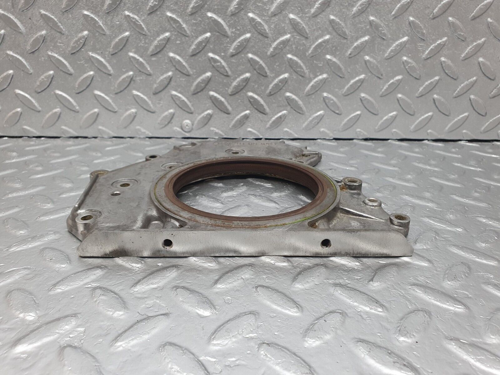 43599 Mercedes-Benz C126 380SEC Coupe Crankshaft Rear Sealing Cover 1170110008