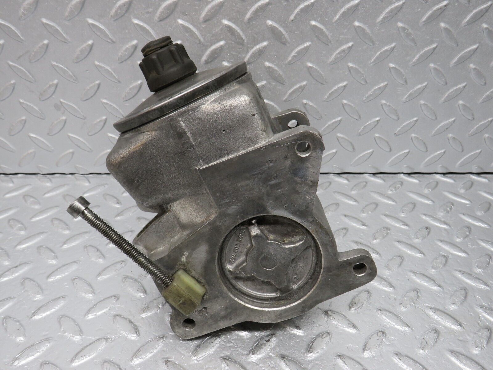 39224 Mercedes-Benz R107 500SL Power Steering Pump 1264601380 7672900448