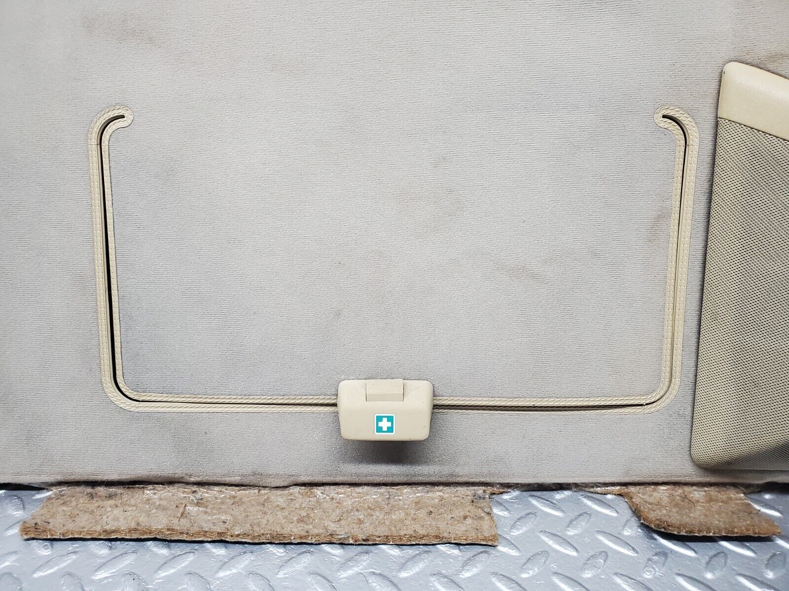 45772 Mercedes-Benz W126 420SE Rear Parcel Shelf Beige