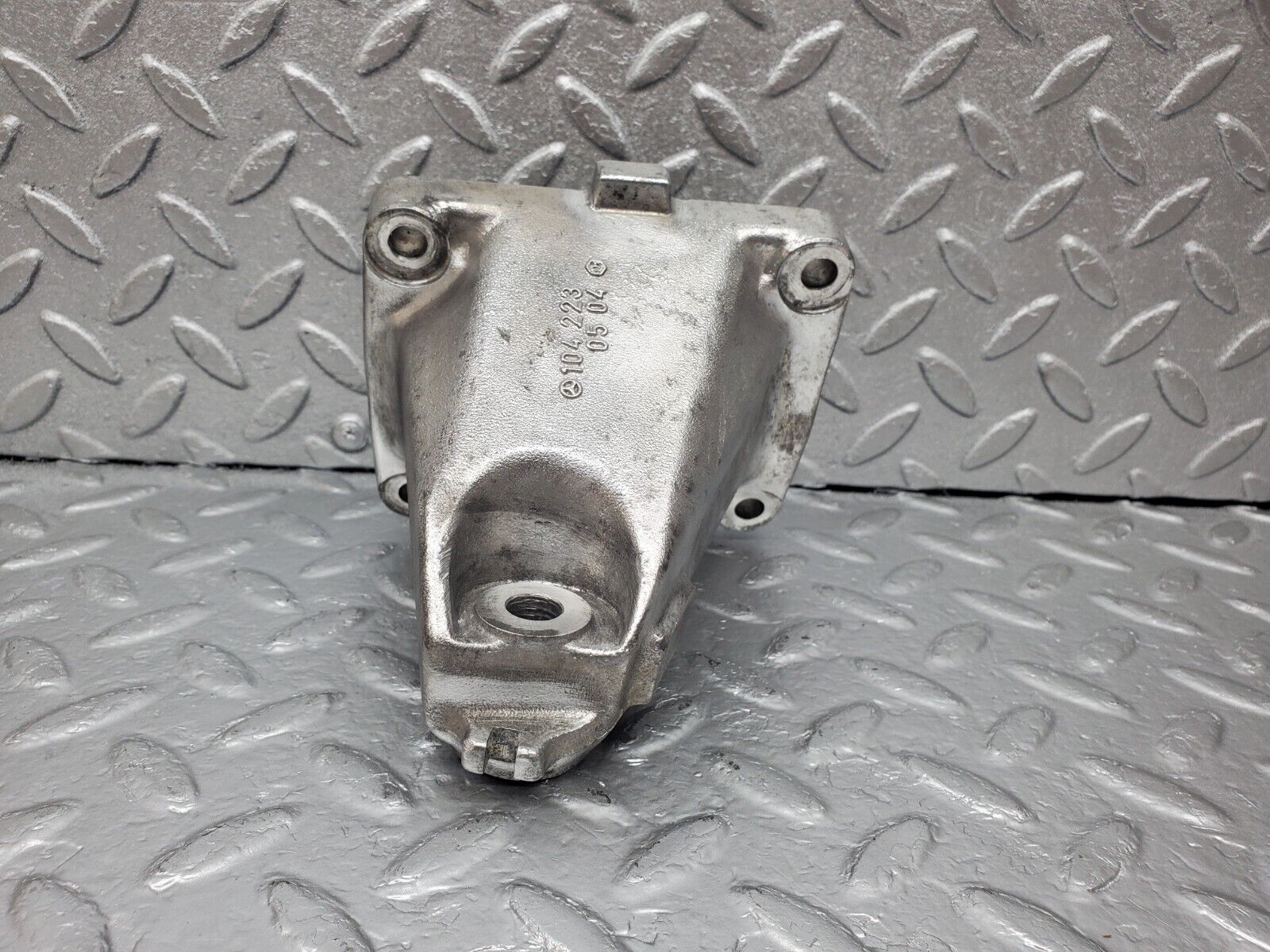 45093 Mercedes-Benz R129 300SL Coupe Engine Mount Bracket Right 1042230504