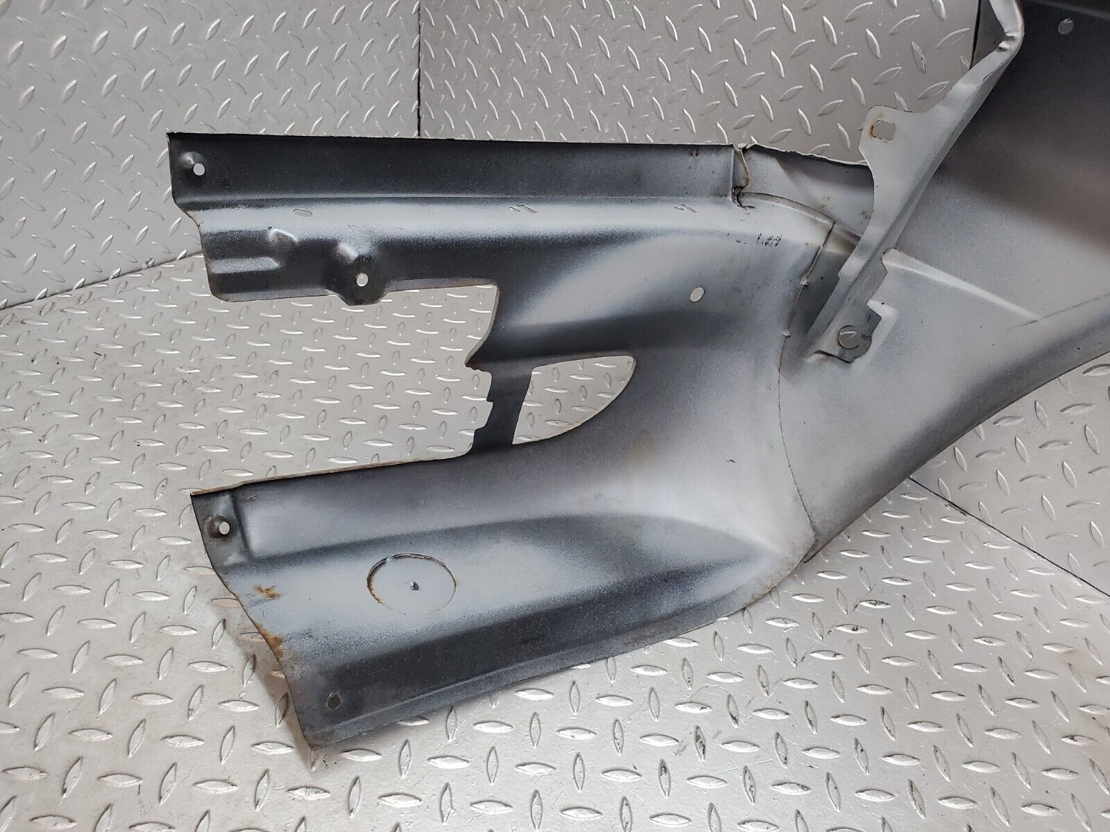 44444 Mercedes-Benz W123 280E Front Right Wing Fender