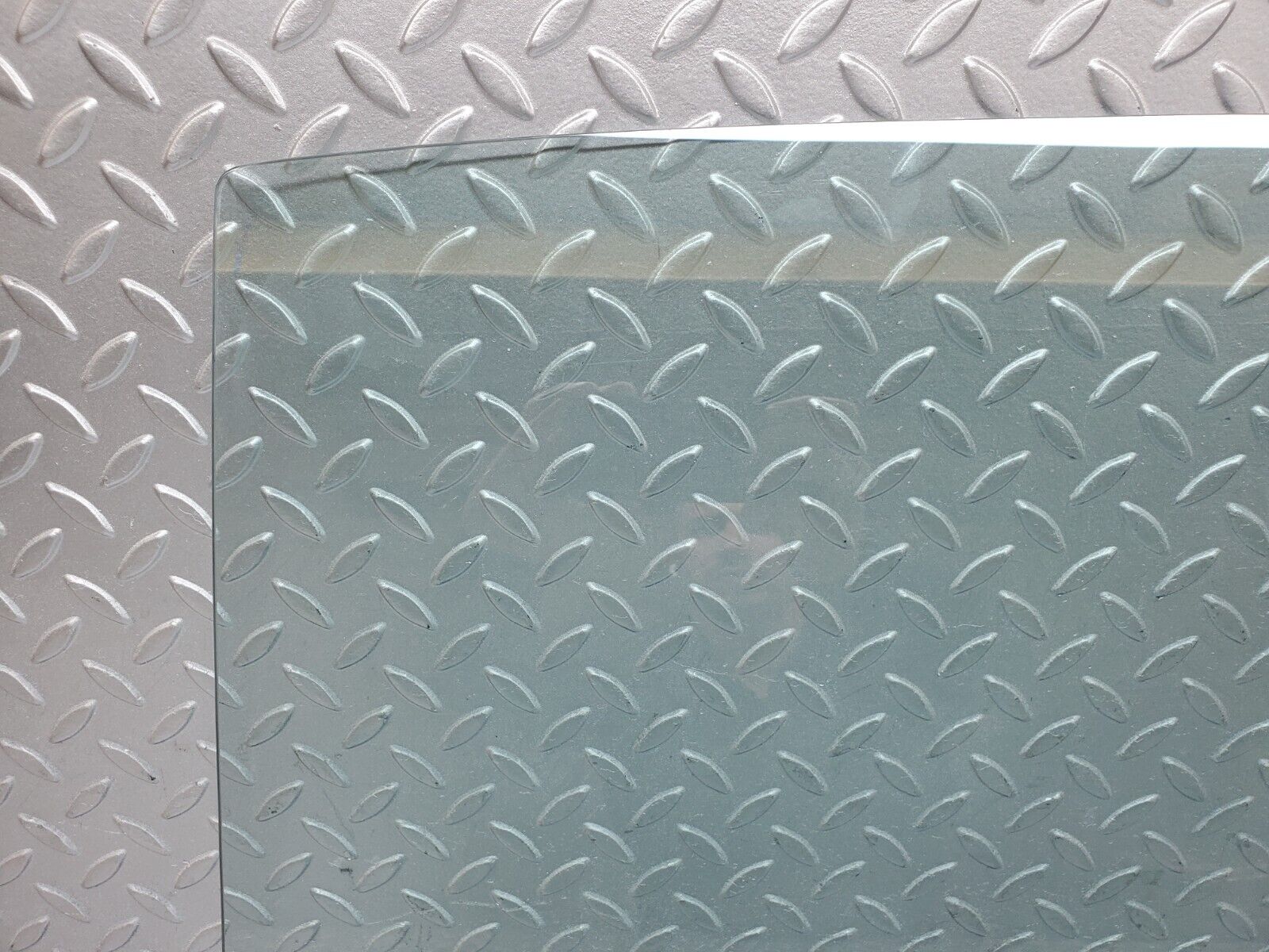 44366 Mercedes-Benz W123 280E Rear Right Door Window Glass