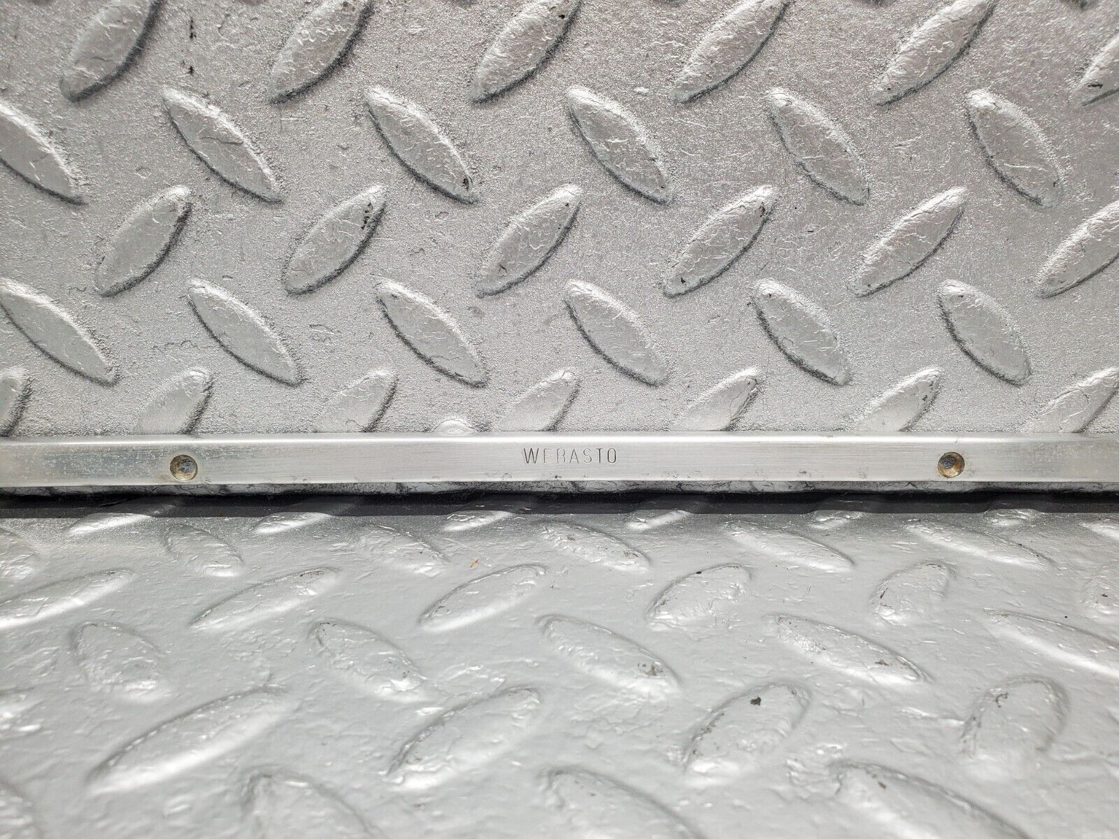 46572 Mercedes-Benz C123 280CE Coupe Sunroof Chrome Trim