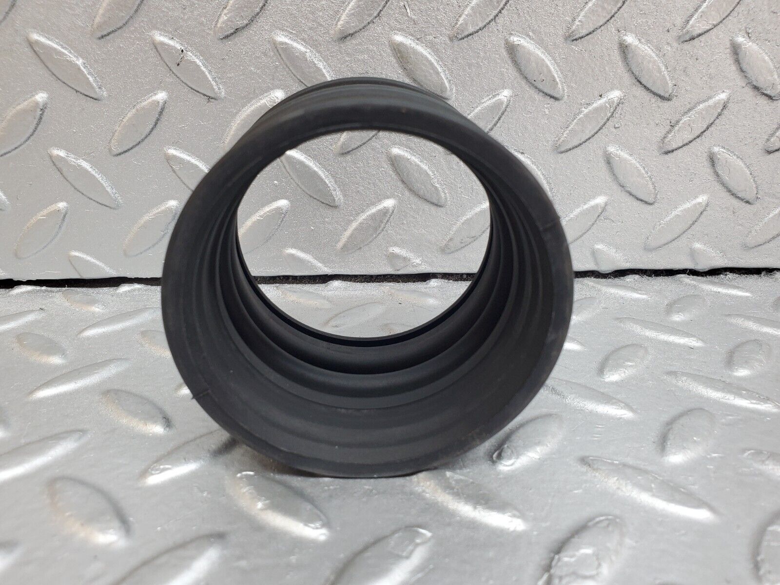 44761 Mercedes-Benz W124 220E Air Intake Pipe 110940291