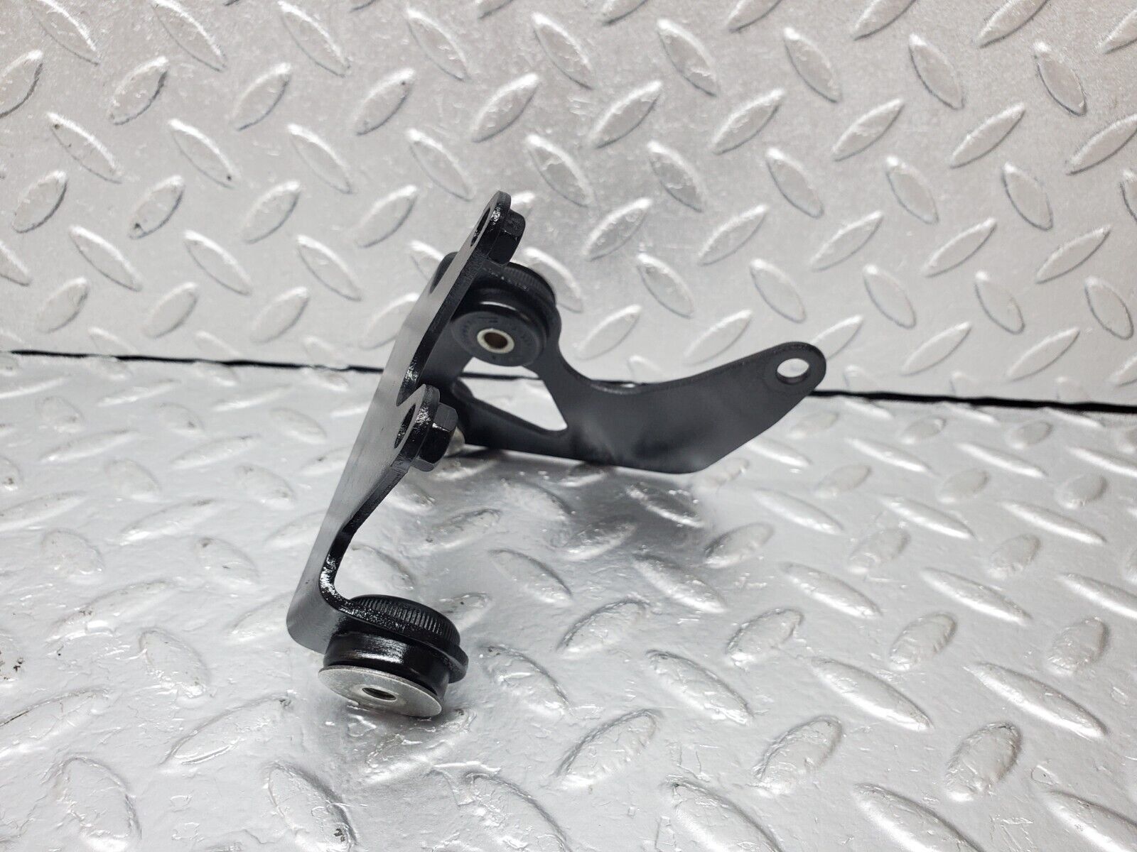 45296 Mercedes-Benz R129 300SL Coupe Heating Water Pump Bracket