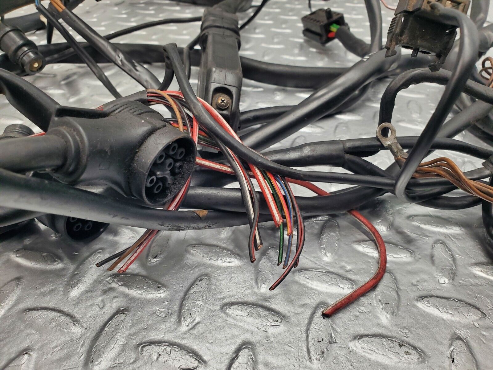 46067 Mercedes-Benz W126 420SE Engine Wiring Harness 1265403113 1265406506