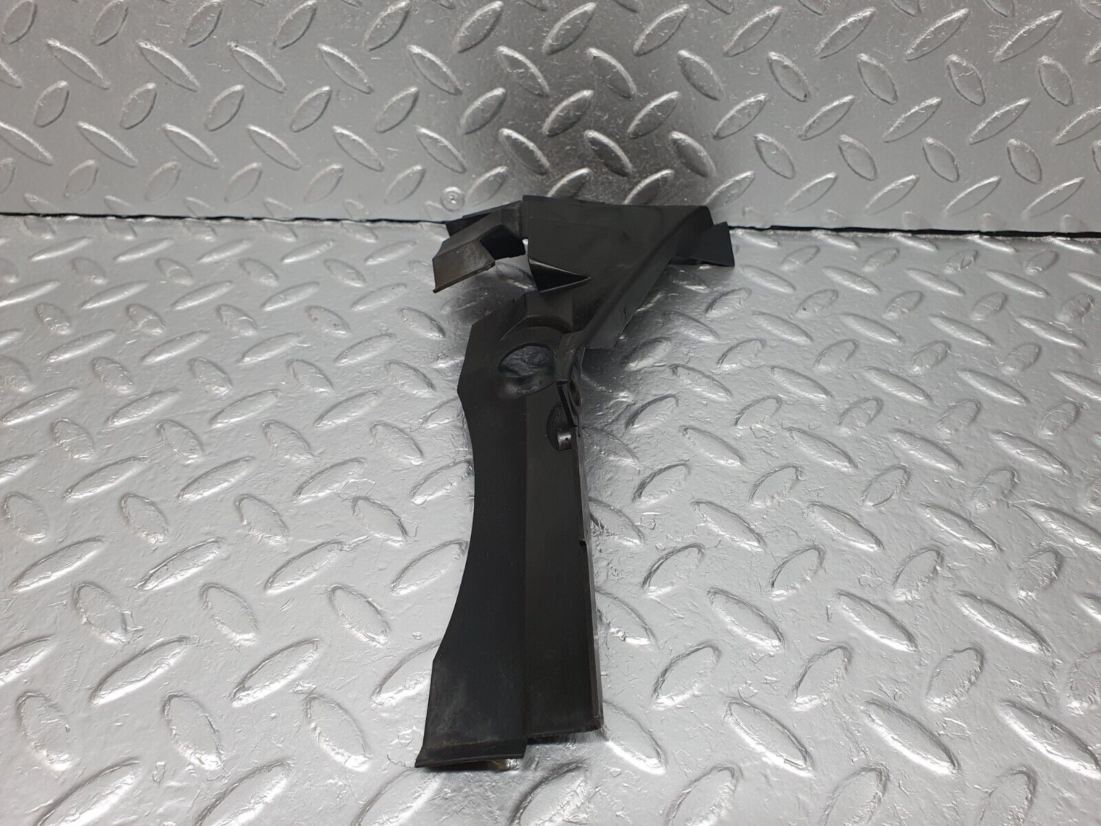 41956 Mercedes-Benz W202 C200 Radiator Support Baffle 2025054088