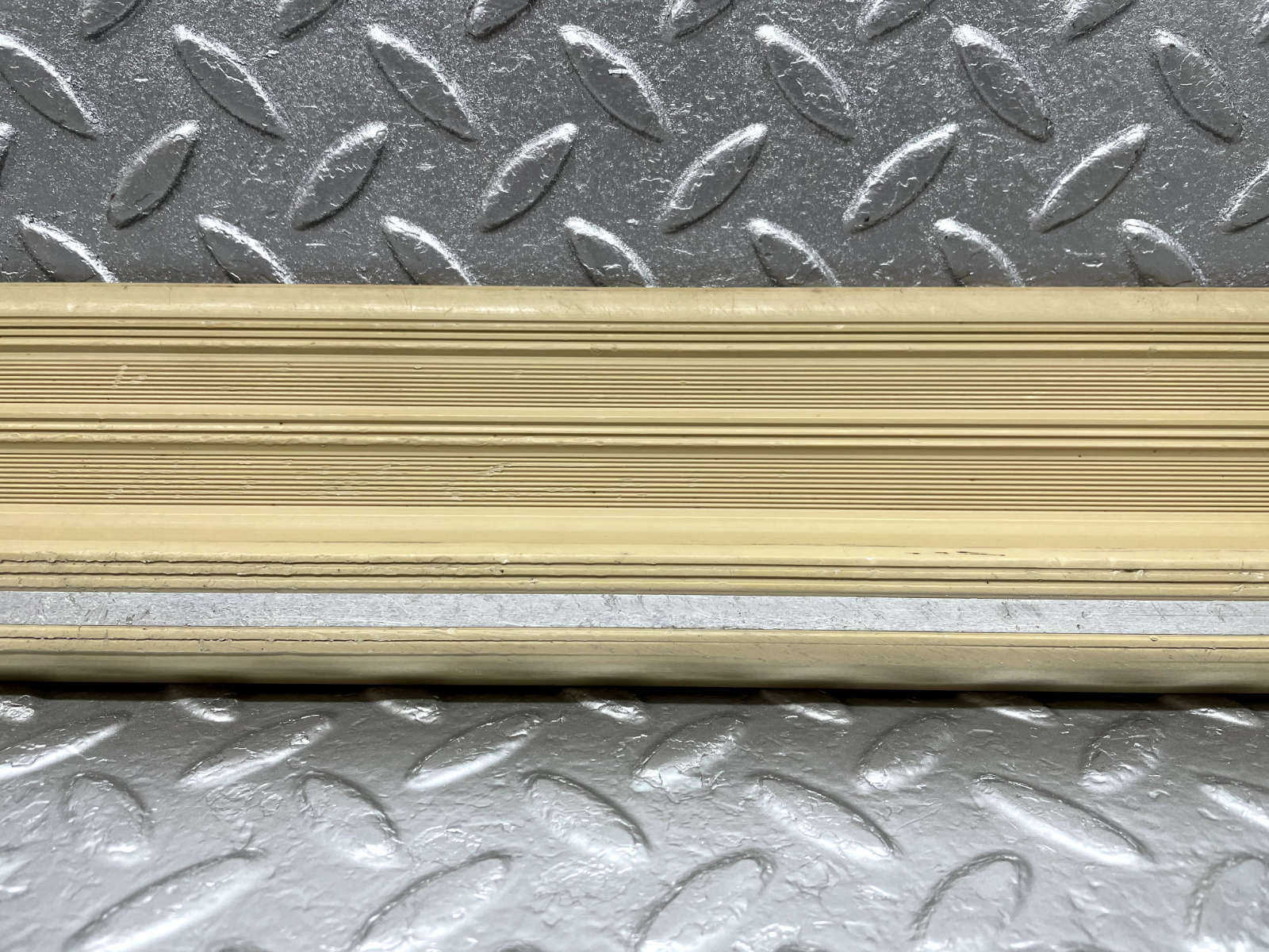 44263 Mercedes-Benz W123 280E Front Left Door Sill Trim Beige