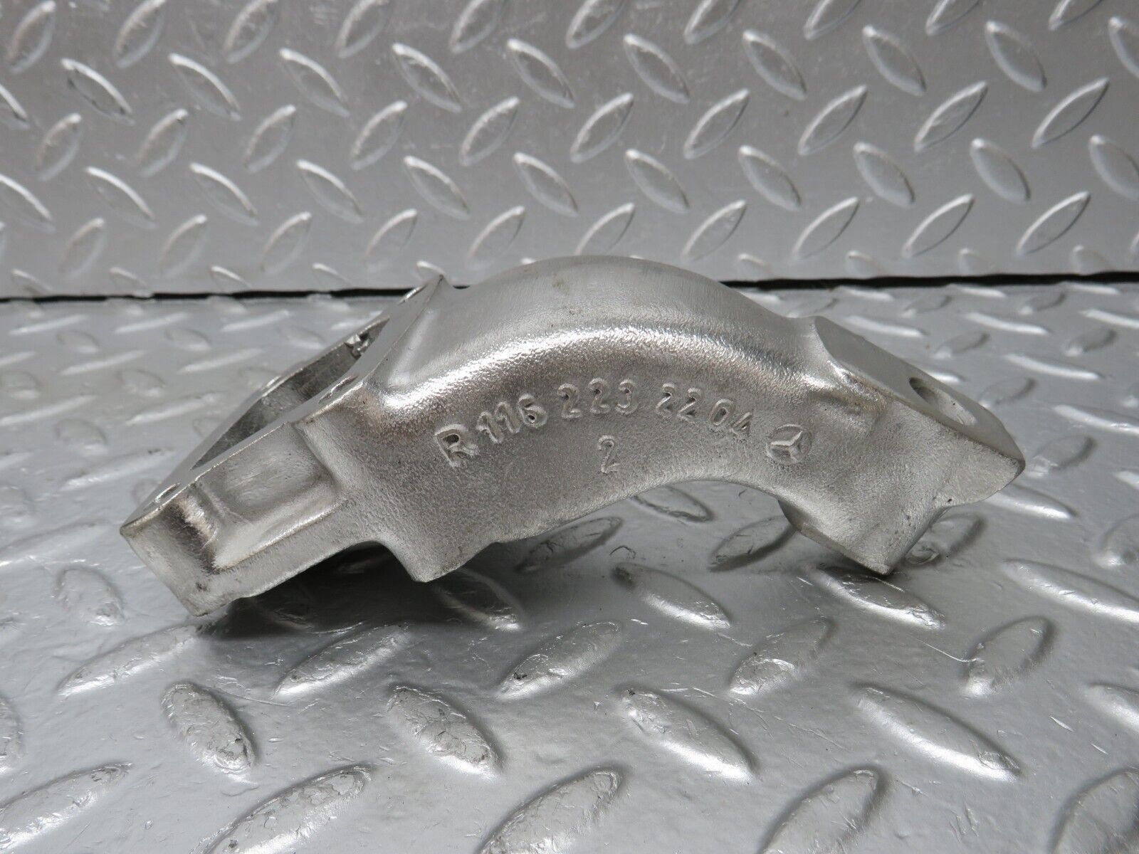 33030 Mercedes-Benz C107 R107 350 V8 Engine Mount Bracket Left 1162232204